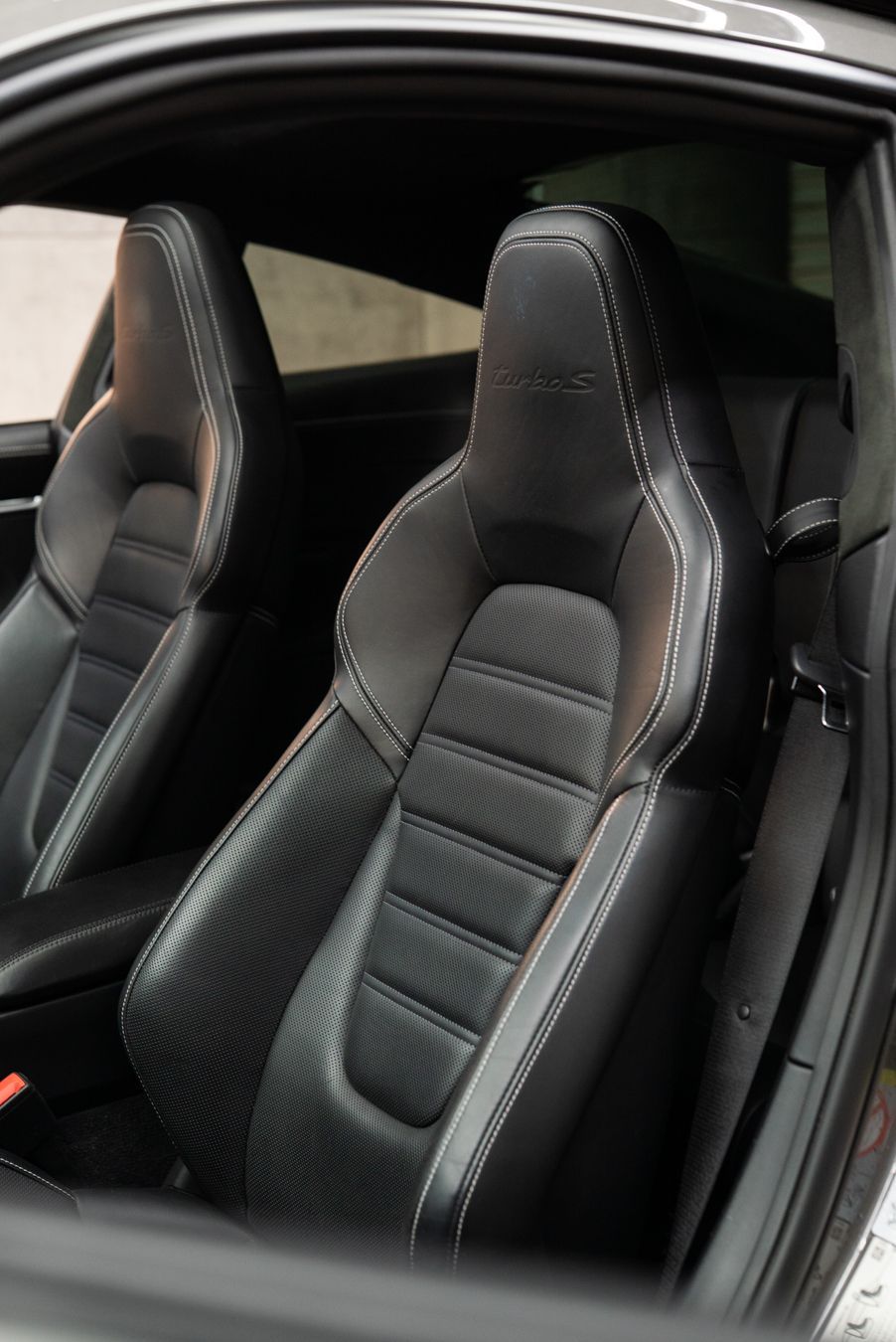 Porsche 911 Turbo S seat retrim leather alcantara embroidery logo oem upholstery reupholster near me dclass d:class