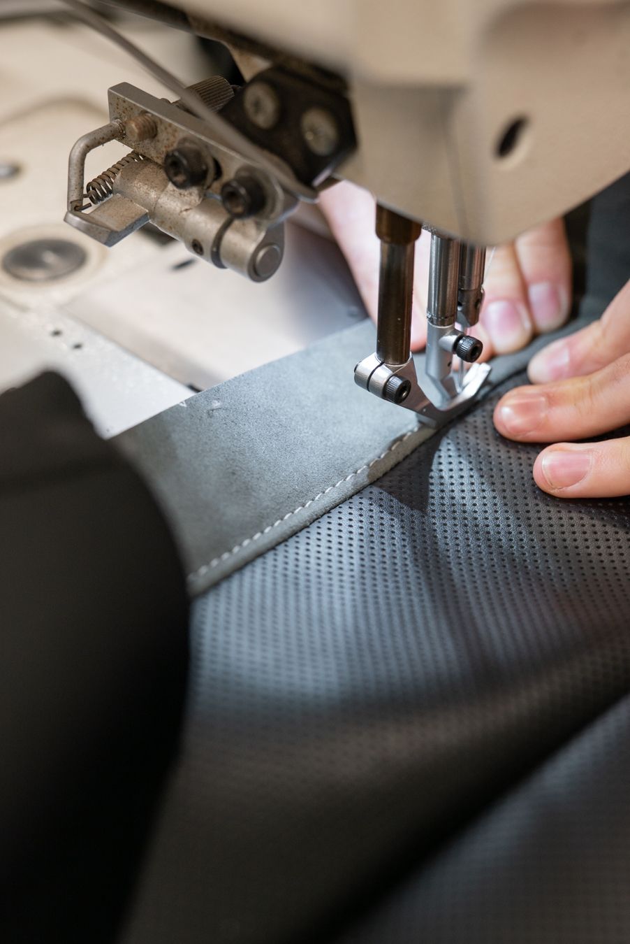 Porsche 911 Turbo S seat retrim leather alcantara embroidery logo oem upholstery reupholster near me dclass d:class