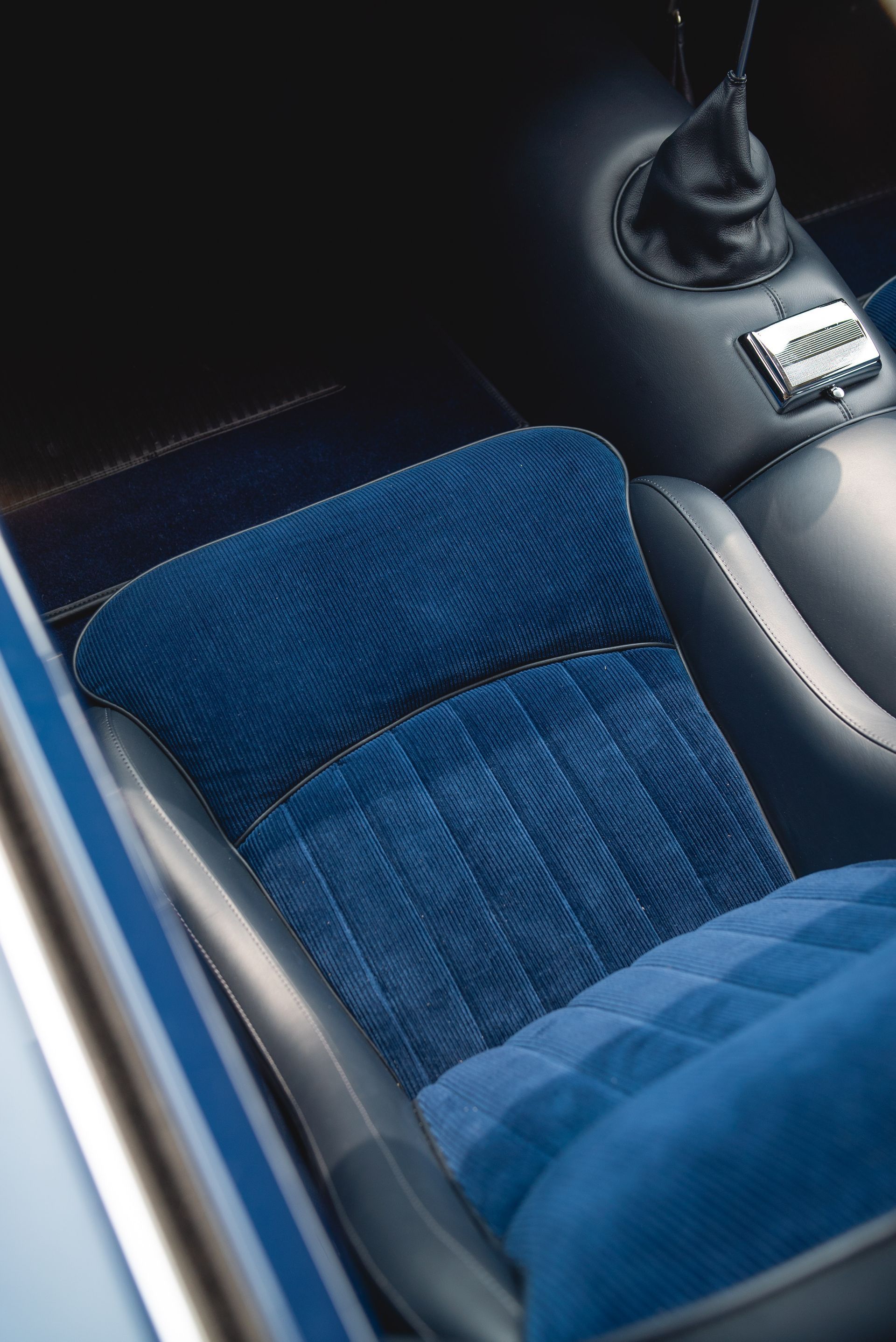 ferrari swb gto engineering d:class automotive interior restoration retrim  trim trimming blue leather corduroy swb 250 seat seats