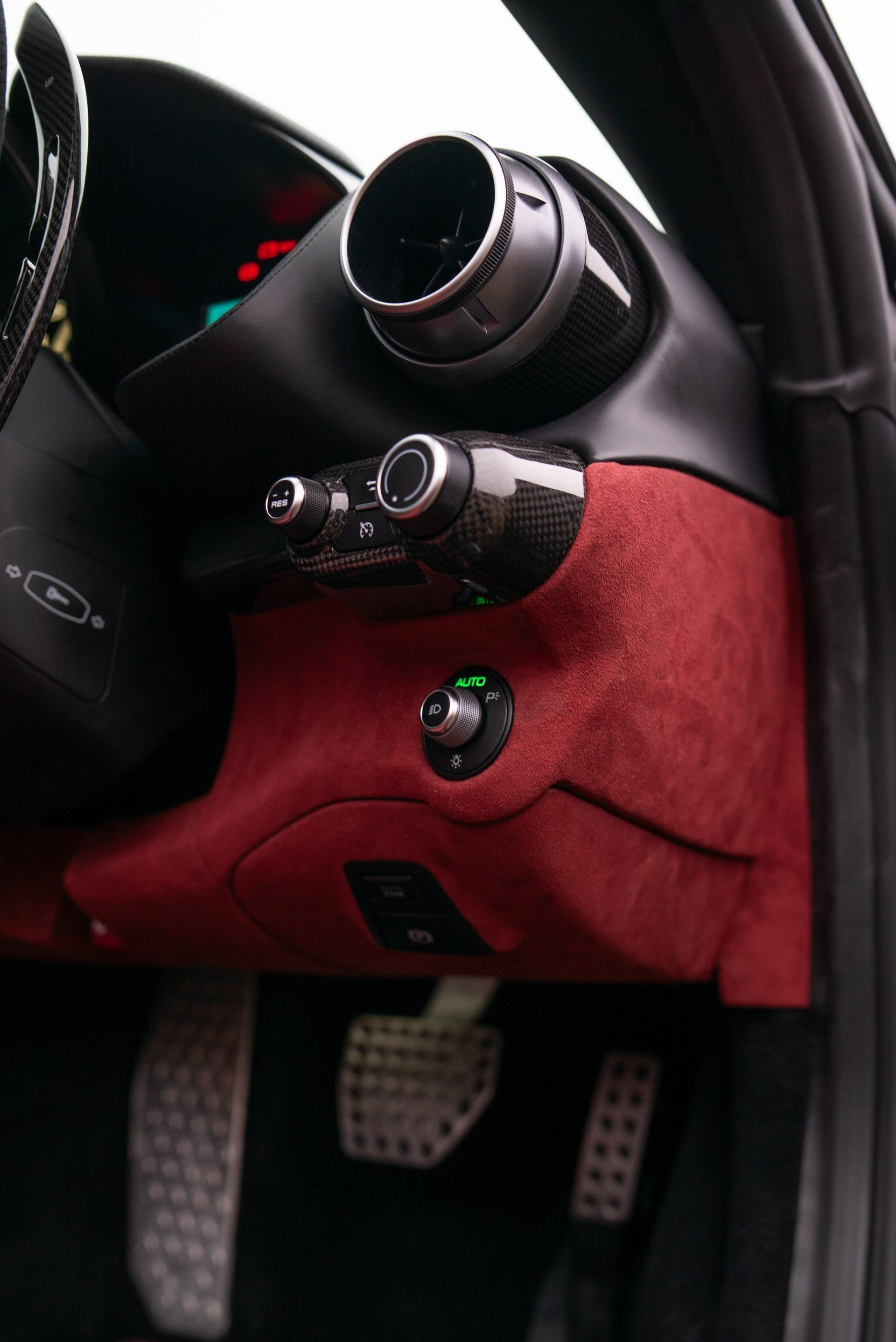 Ferrari 812 GTS interior seats dash dashboard under retrim reupholster reupholstered recovered leather Alcantara red oem plus oem+ d:class auto automotive d:class near me best local surrey daytona style belts centre centres