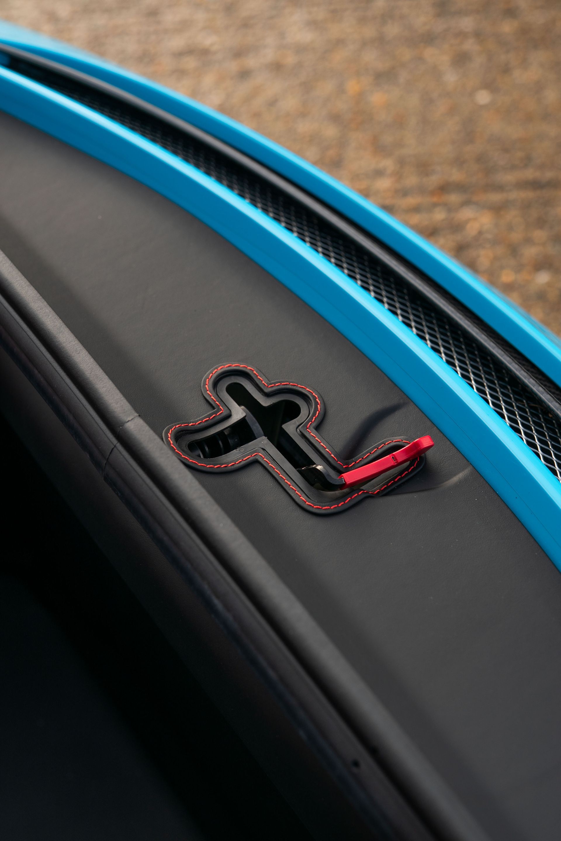 porsche 911 GT2 RS frunk bonnet plastics carpet retrim leather nappa black stitching modification custom customised alcantara d:class oem plus oem+ retrimmed upholstered reupholstered miami blue