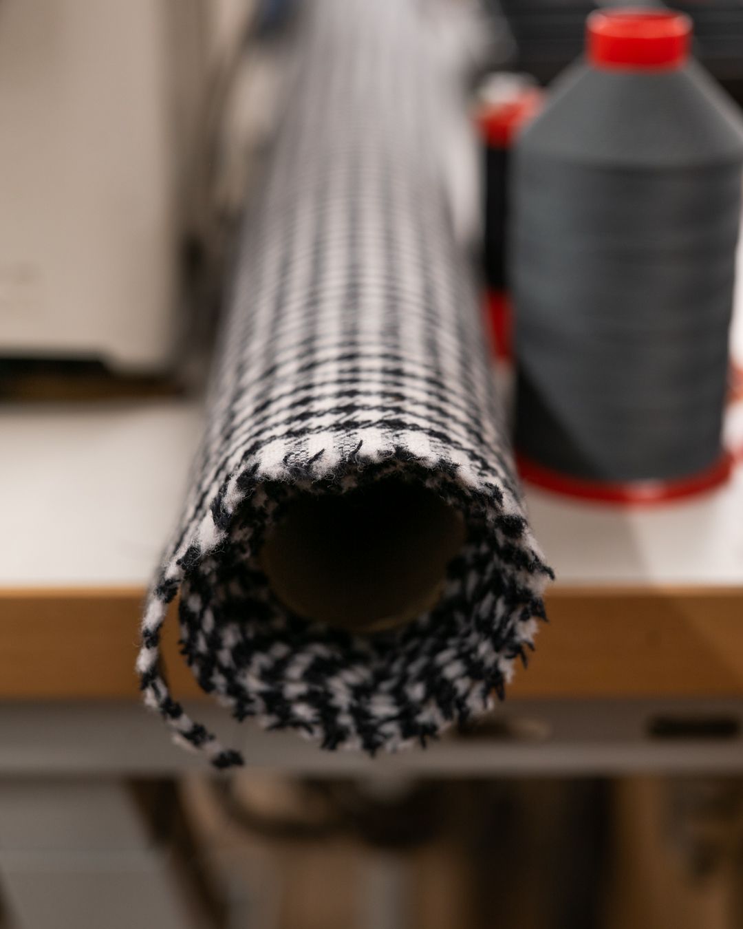 Porsche 911 sport seats tan leather black and white houndstooth retrim upholstery reupholstered dclass d:class oem plus oem+ heritage pack