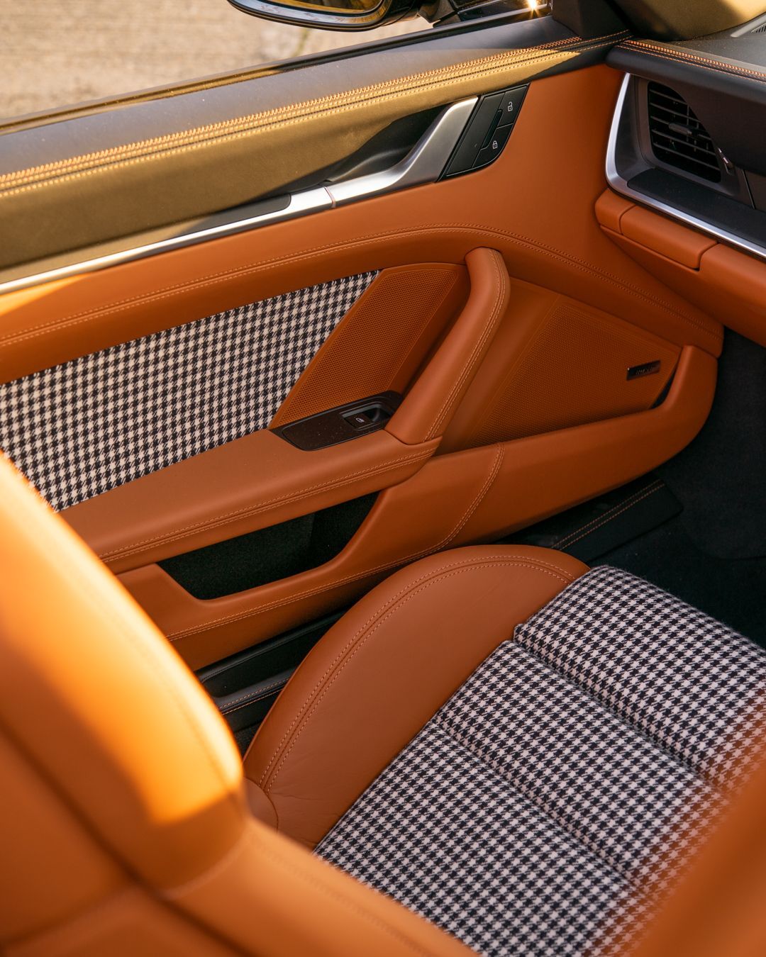 Porsche 911 carrera cabriolet gts tan leather black and white houndstooth retrim upholstery reupholstered dclass d:class oem plus oem+ heritage pack