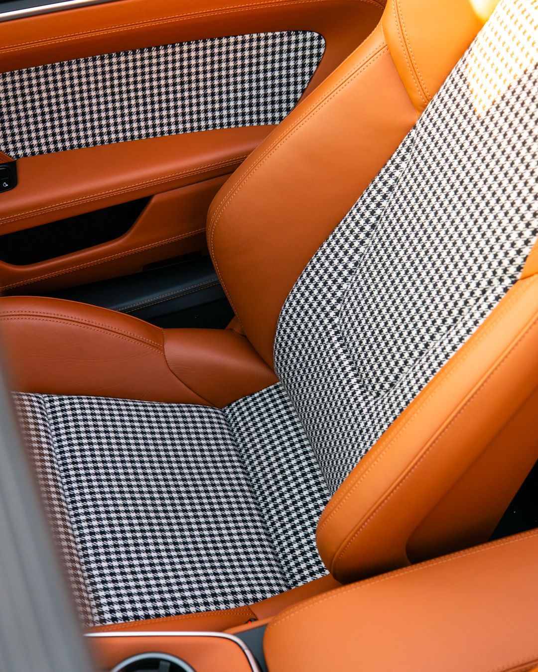 Porsche 911 carrera cabriolet gts tan leather black and white houndstooth retrim upholstery reupholstered dclass d:class oem plus oem+ heritage pack