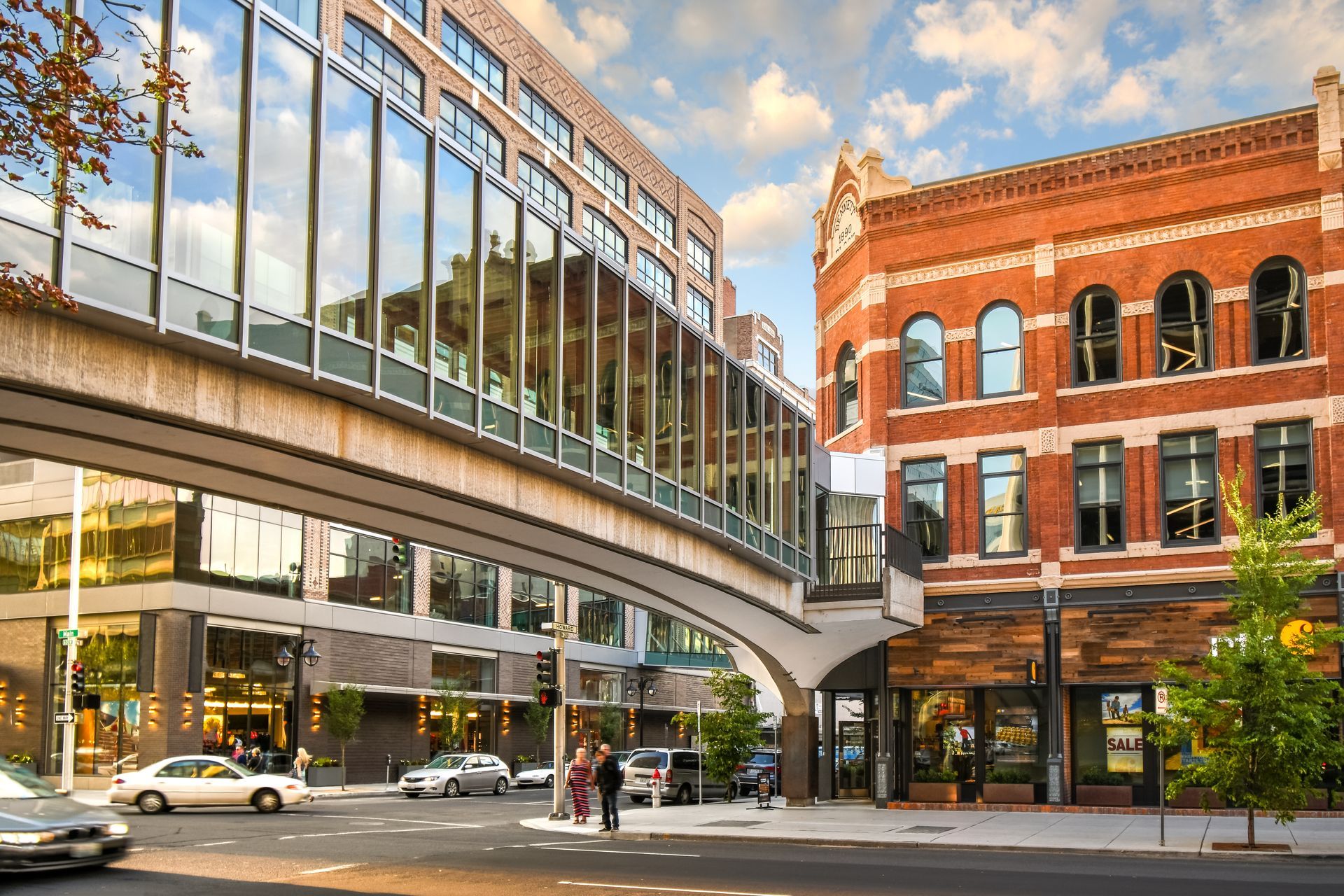 A bridge between two buildings in a city