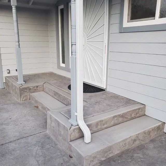 White house with nice small concrete steps — Yuba City, CA — Superior Concrete Flatwork/HSCP