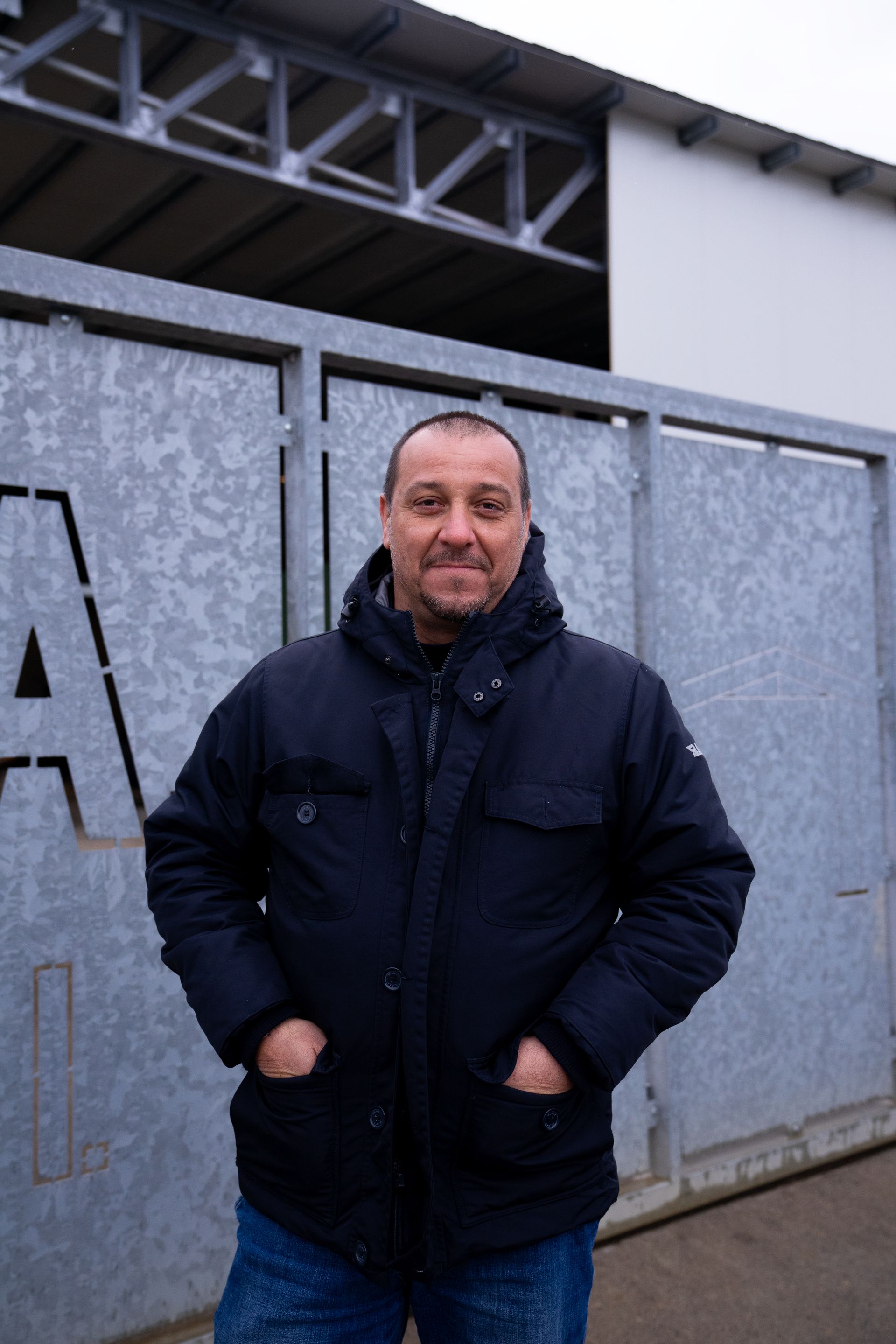 Titolare dell'azienda di lavorazione metalli.