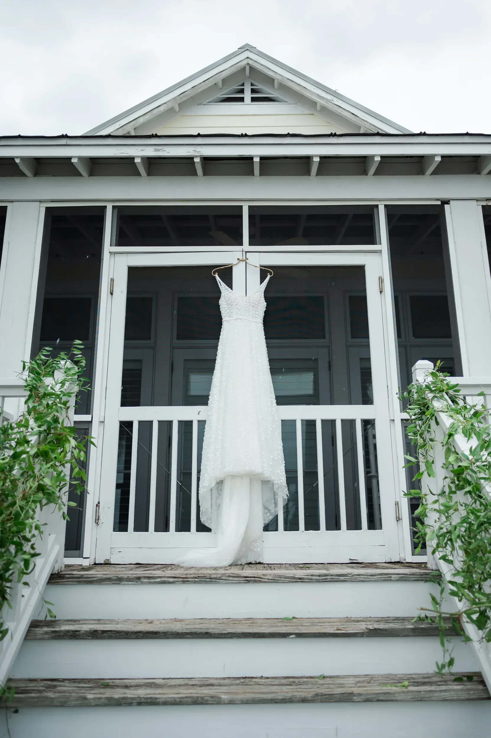 LEIGH HAYWARD PHOTOGRAPHY