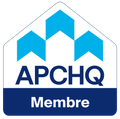 Un logo bleu et blanc pour les membres apchq.