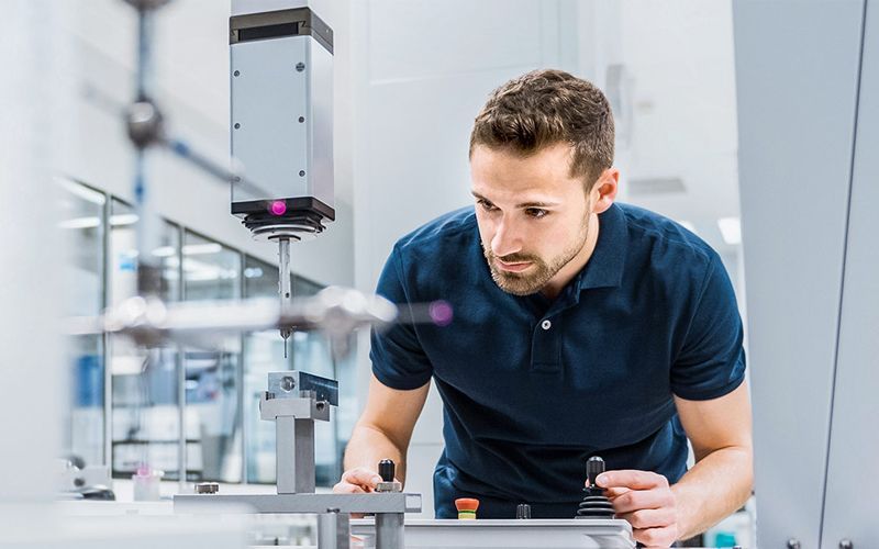 Produktionsplatz der Firma Roechling Industrial Oepping GmbH & Co. KG