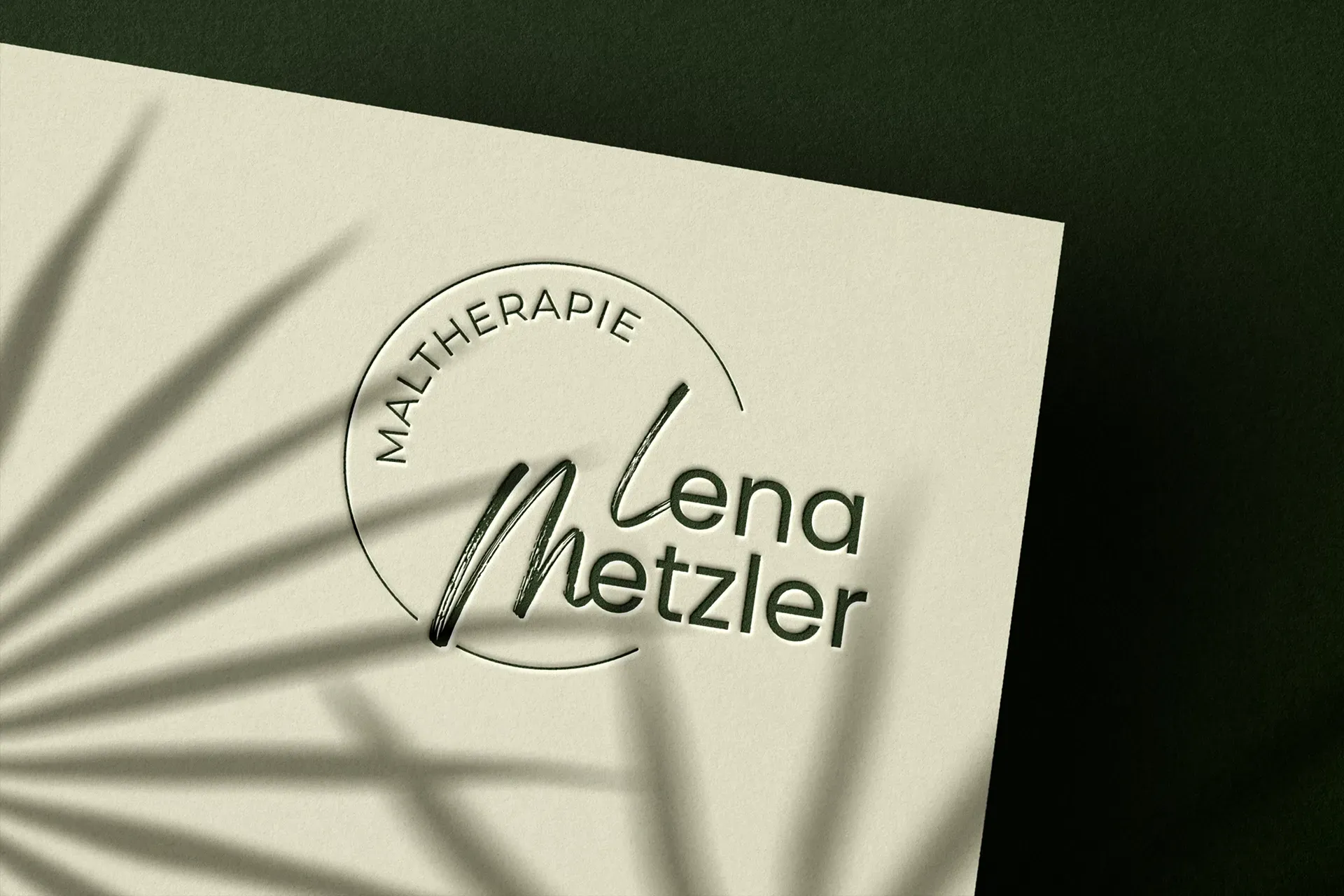 Briefpapier mit der Aufschrift „Maltherapie Lena Metzler“