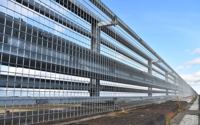 parapet, steel, crash barrier, N2W1, ouse, bridge