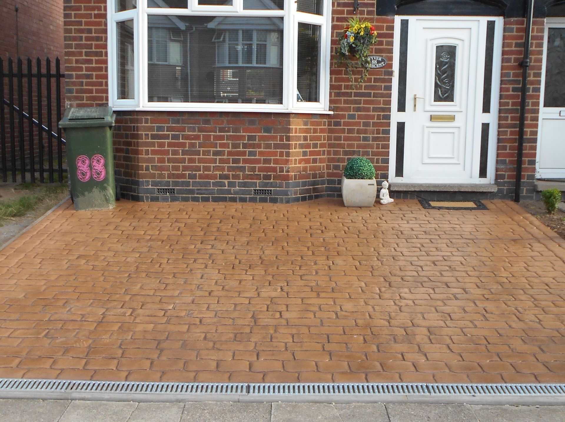 Patten Imprinted Concrete in Buff 