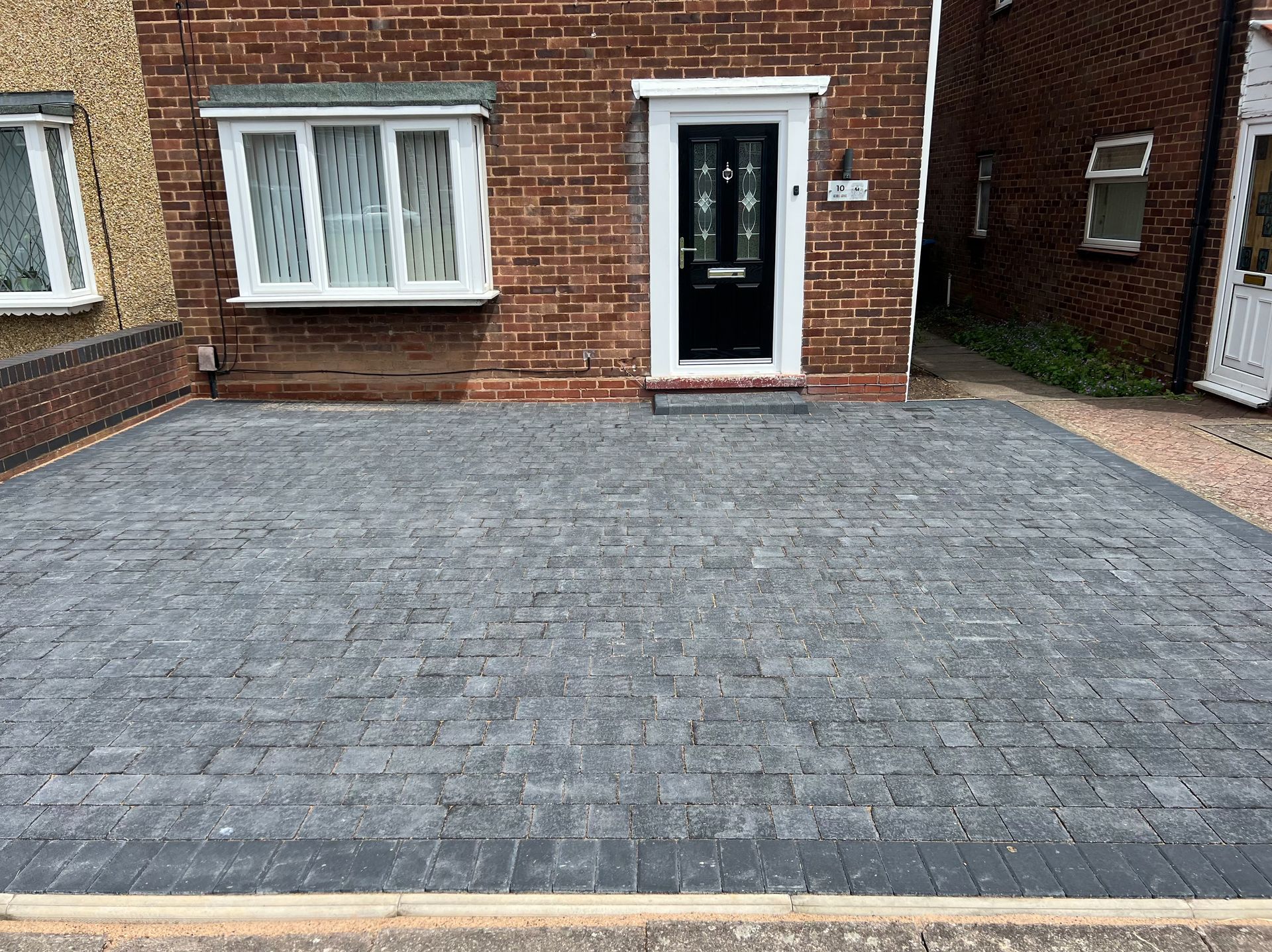 A1 Creative Driveways Charcoal Setts 