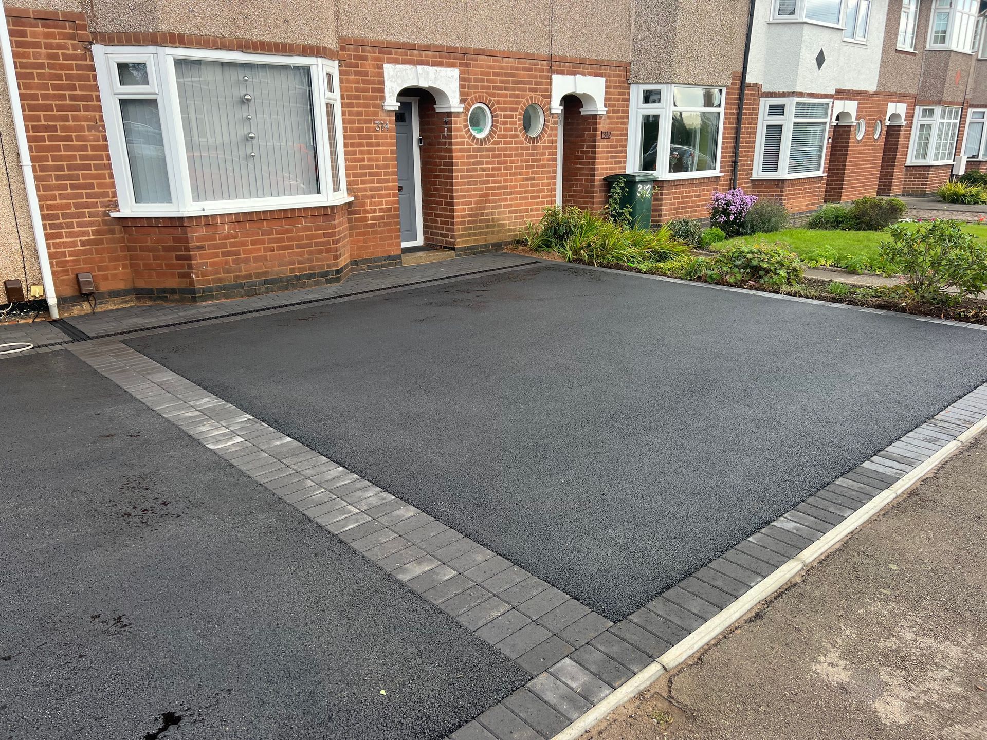 Tarmac Driveway with Block edging