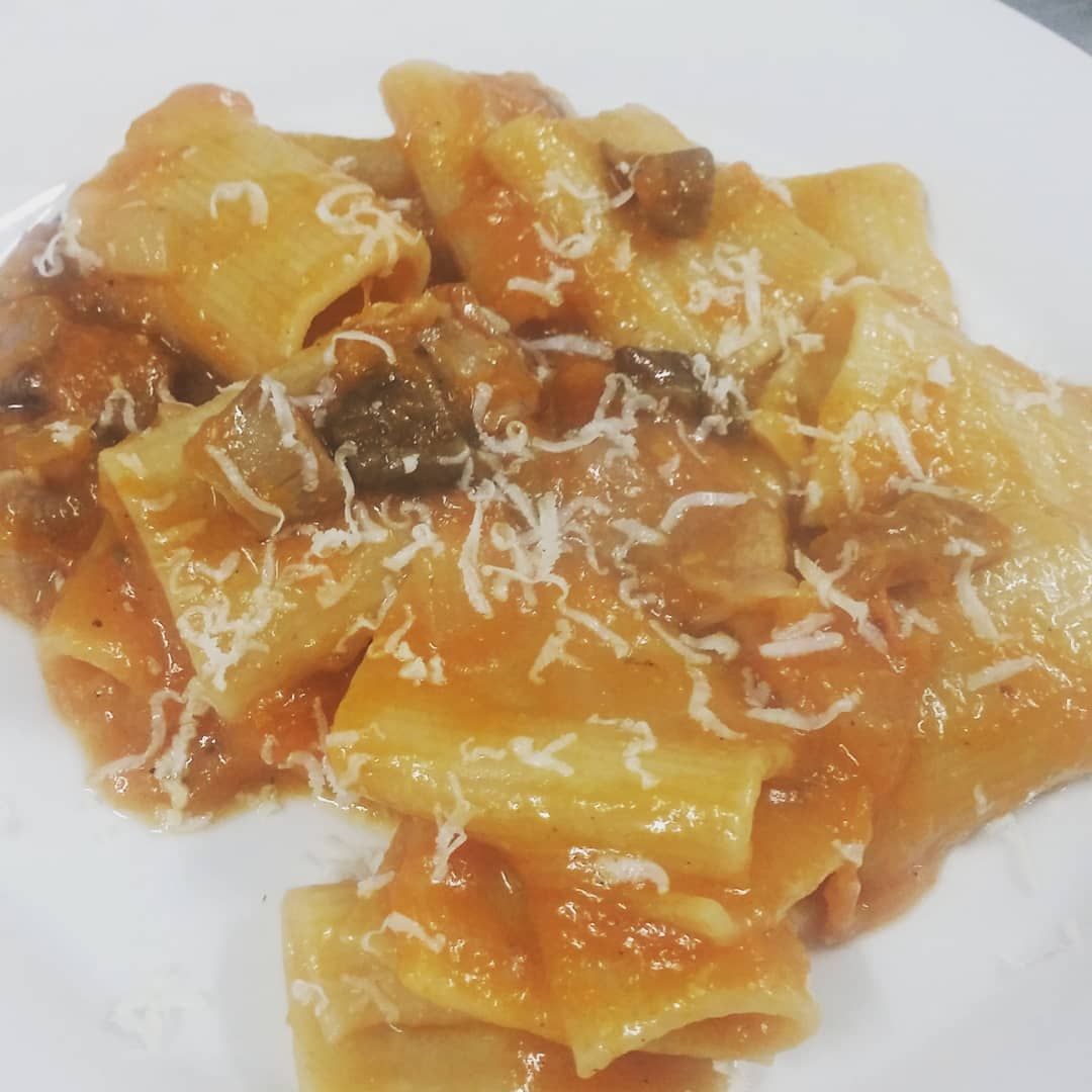 paccheri funghi e pistacchi