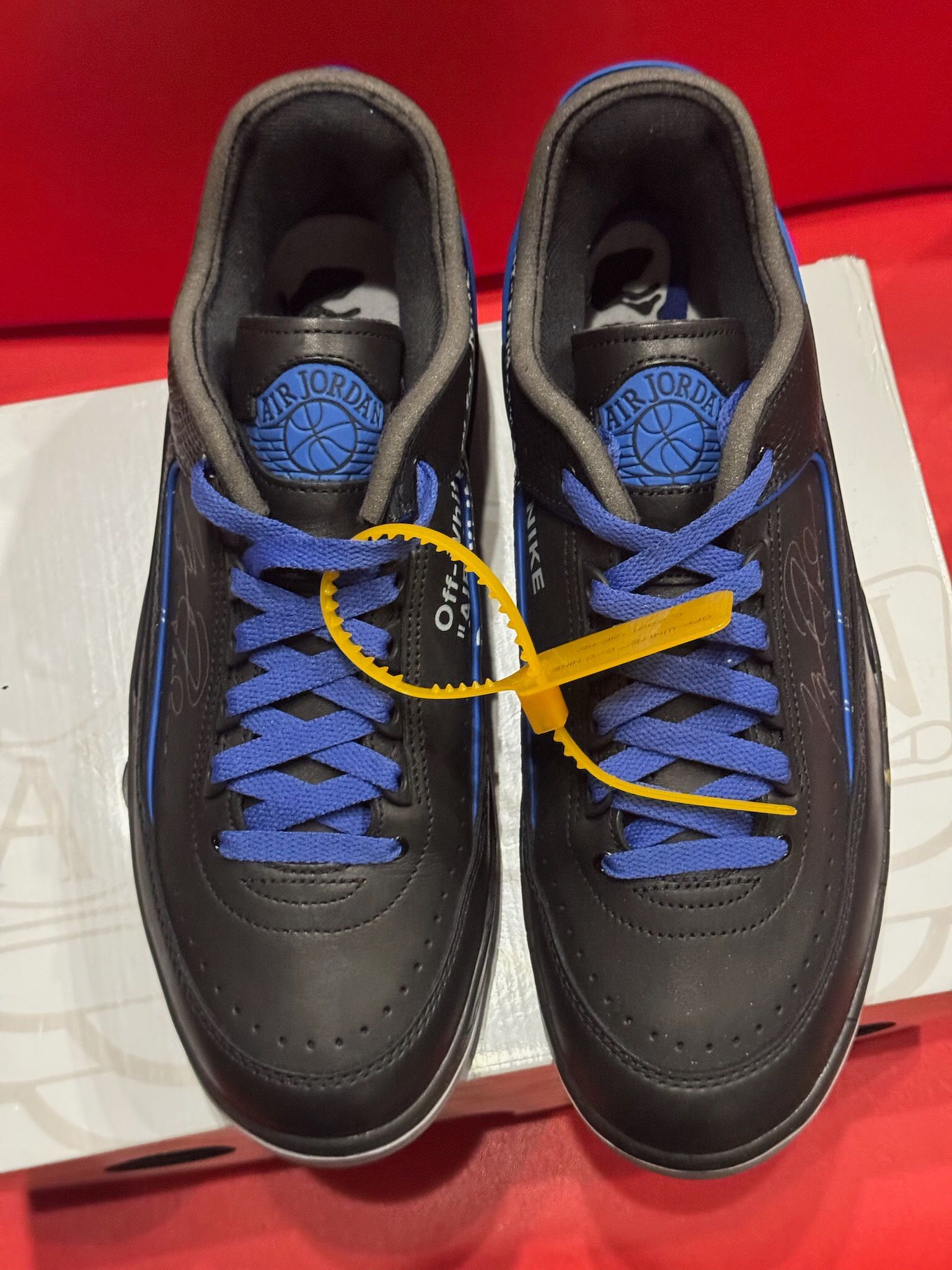 10.5M Off-White X Jordan 2 Low Black Varsity Royale