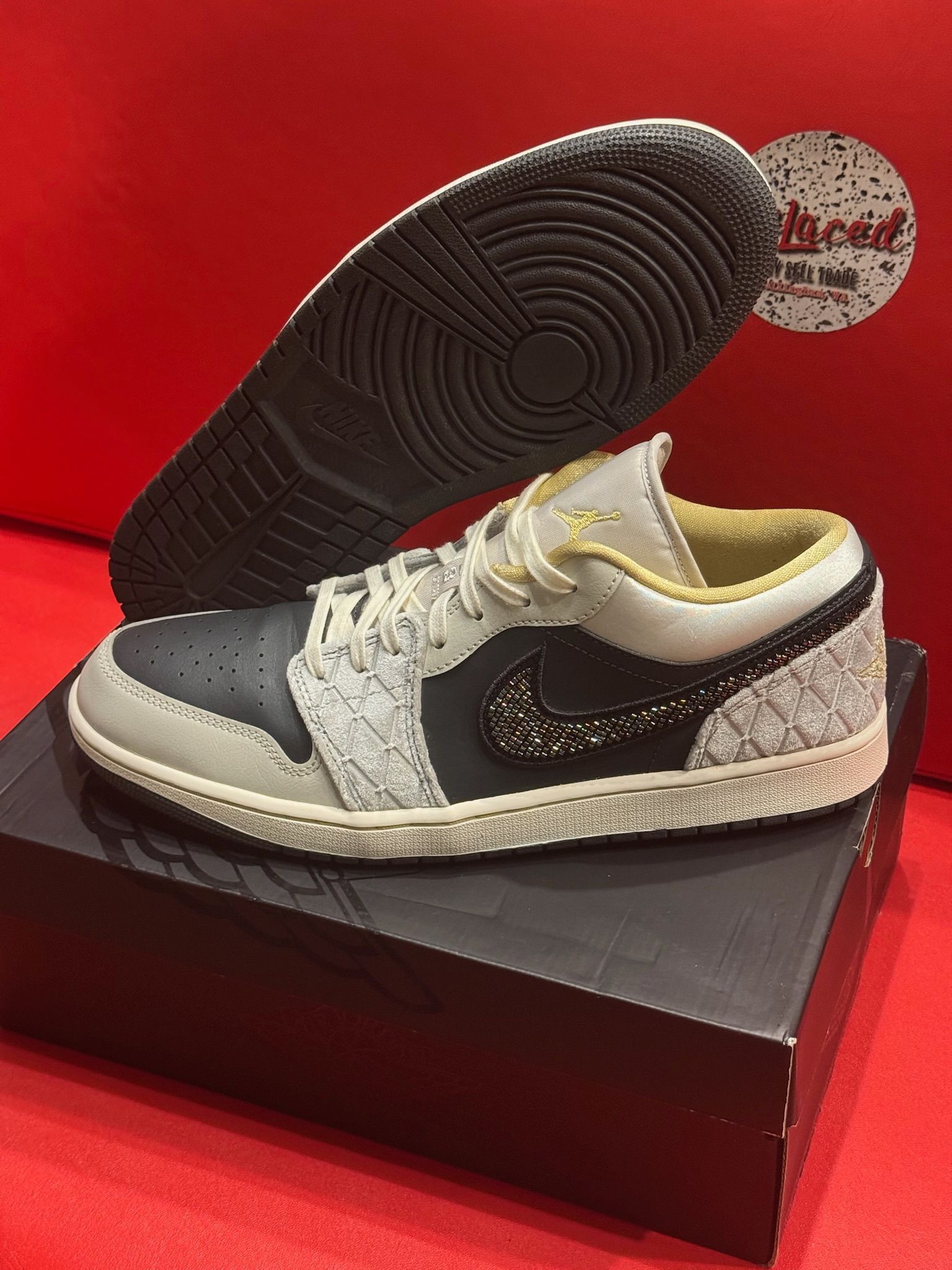 13M Jordan 1 Low SE Breaded Swoosh