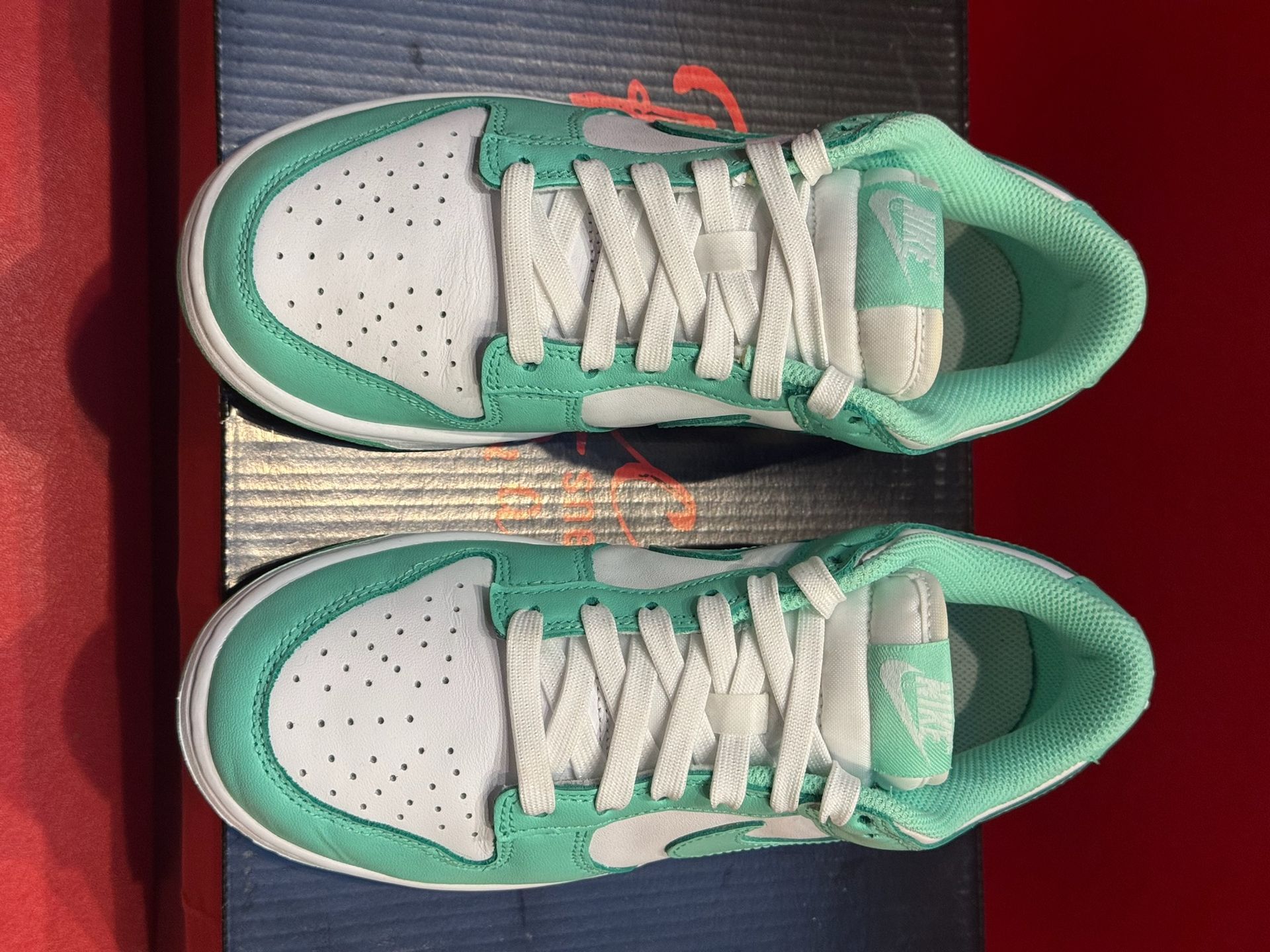 6.5W Dunk Low Green Glow