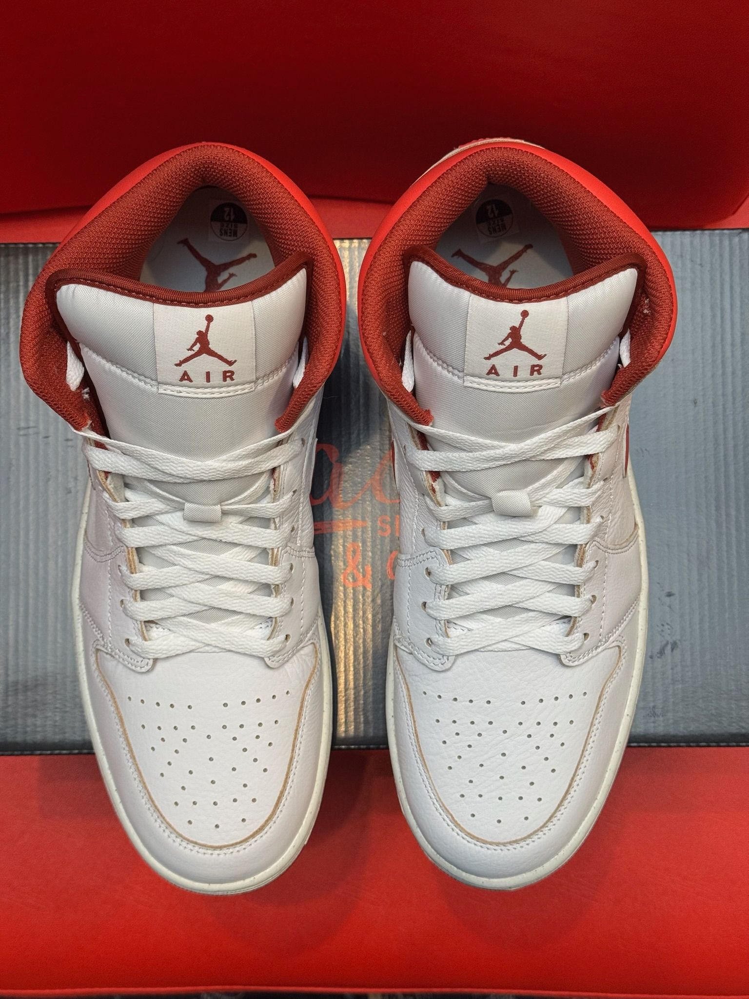 12M Jordan 1 Mid Dune Red