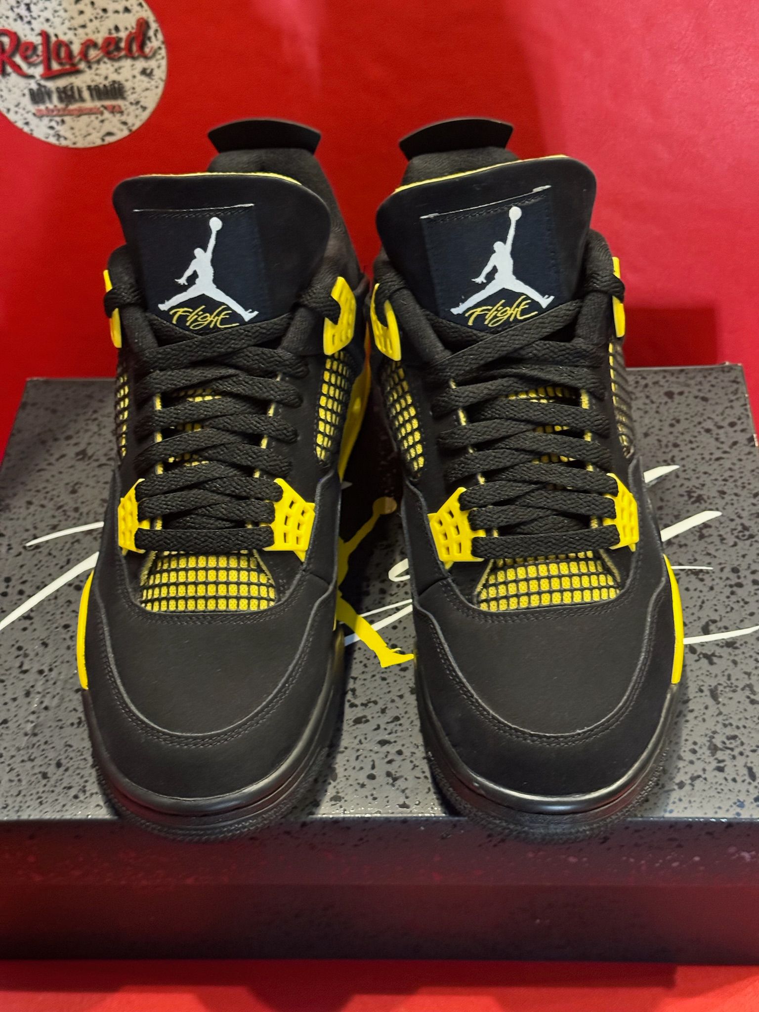 10M Jordan 4 Retro Thunder