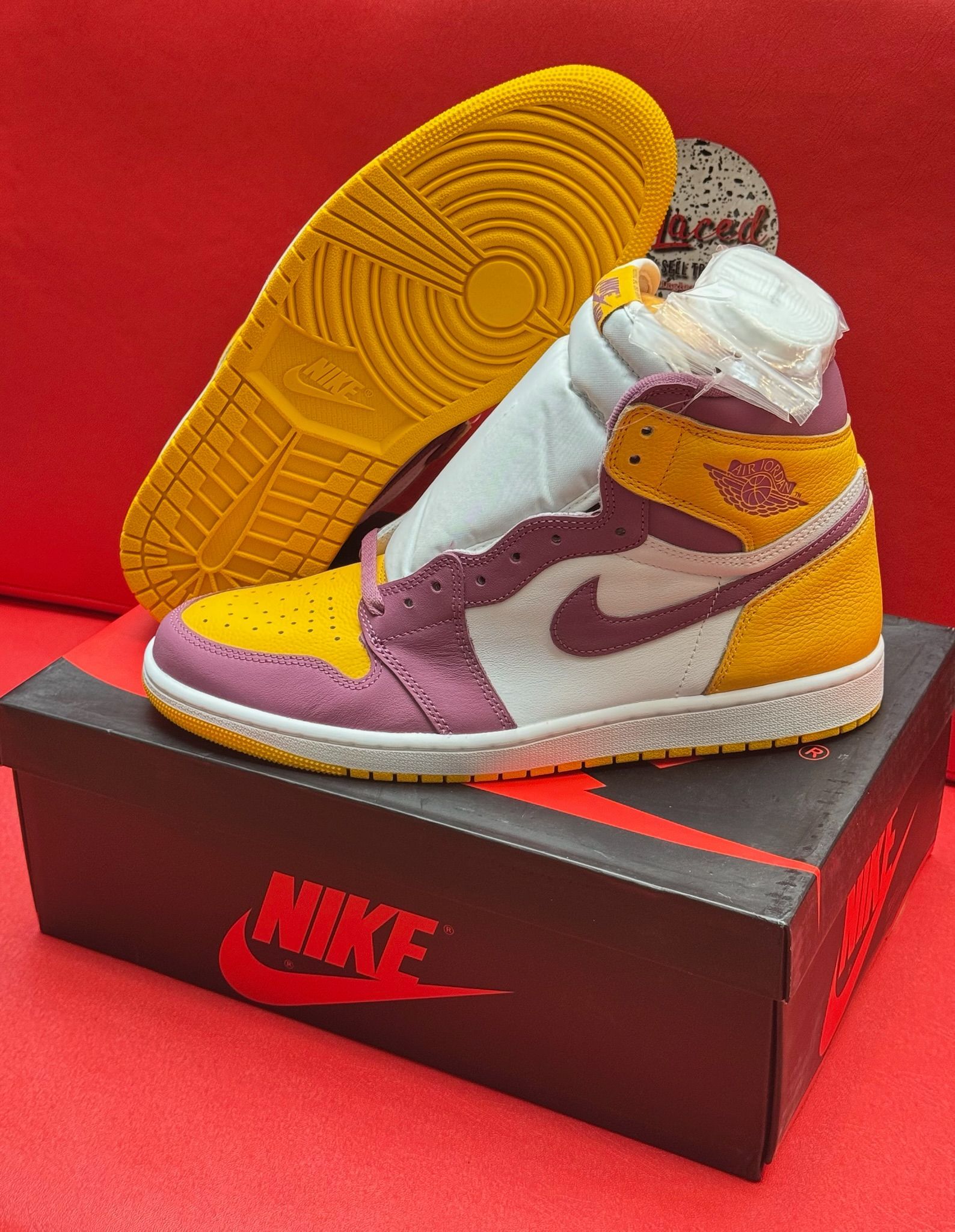 11M Jordan 1 High OG Brotherhood