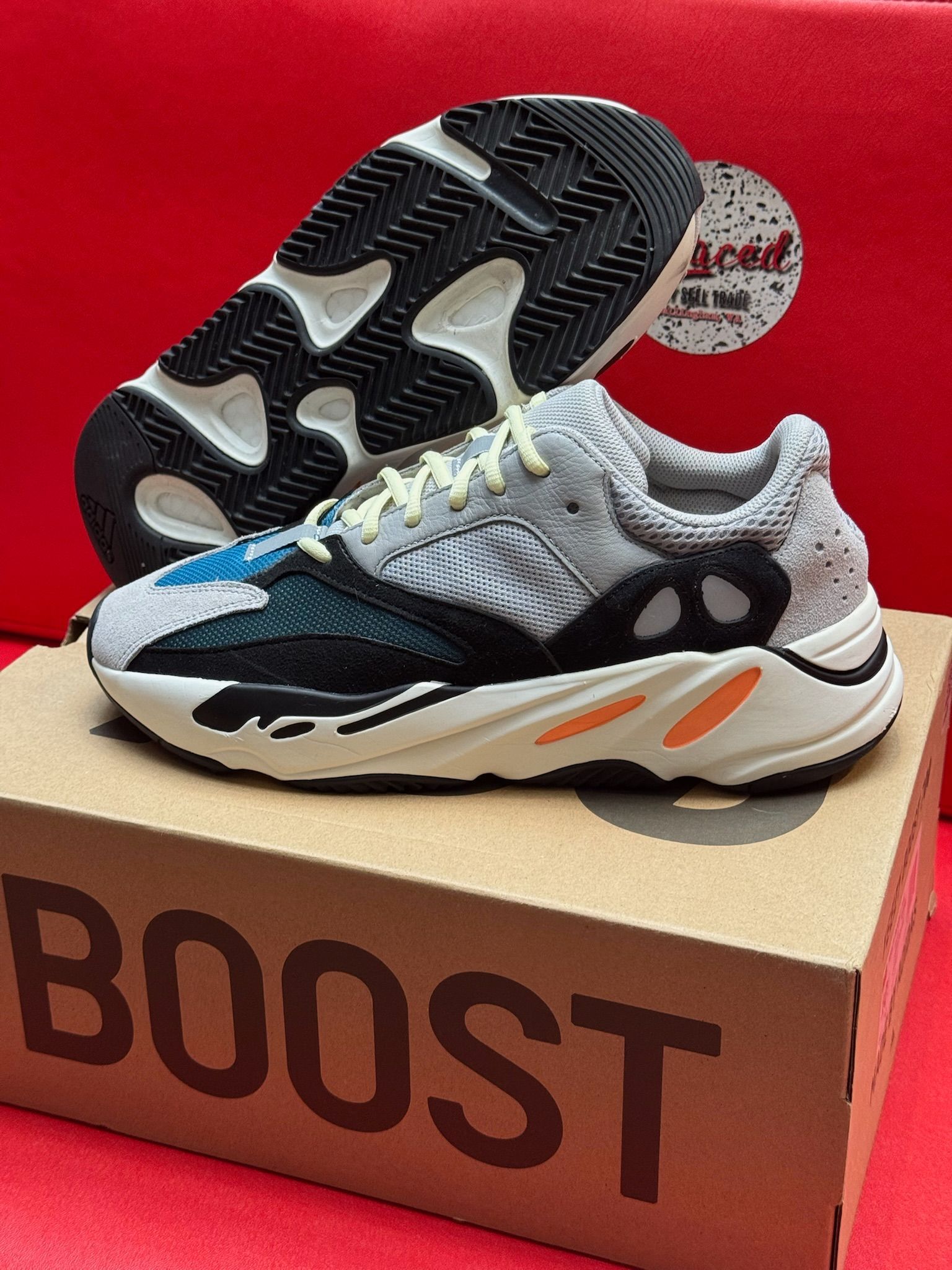 10.5M Adidas Yeezy Boost 700 . Wave Runner.