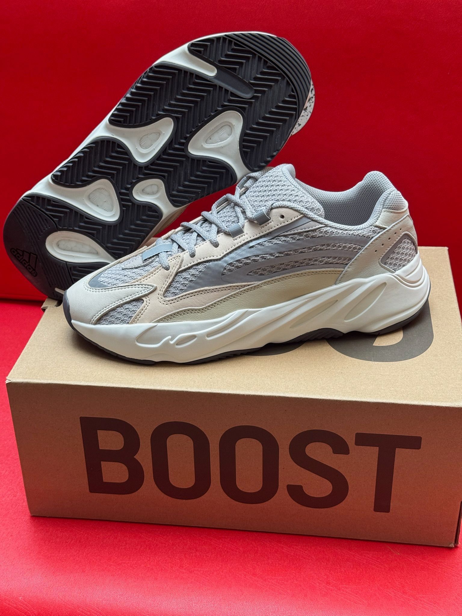 11M Adidas Yeezy Boost 700 V2 Cream