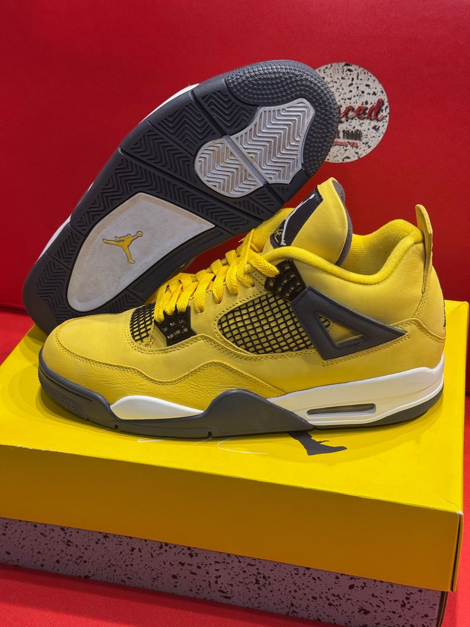 11M Jordan 4 Retro Lightning (2021)