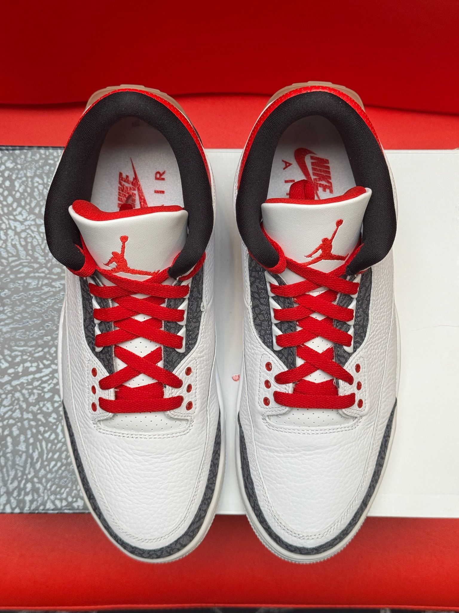 11M Jordan 3 Retro SE Fire Red Denim