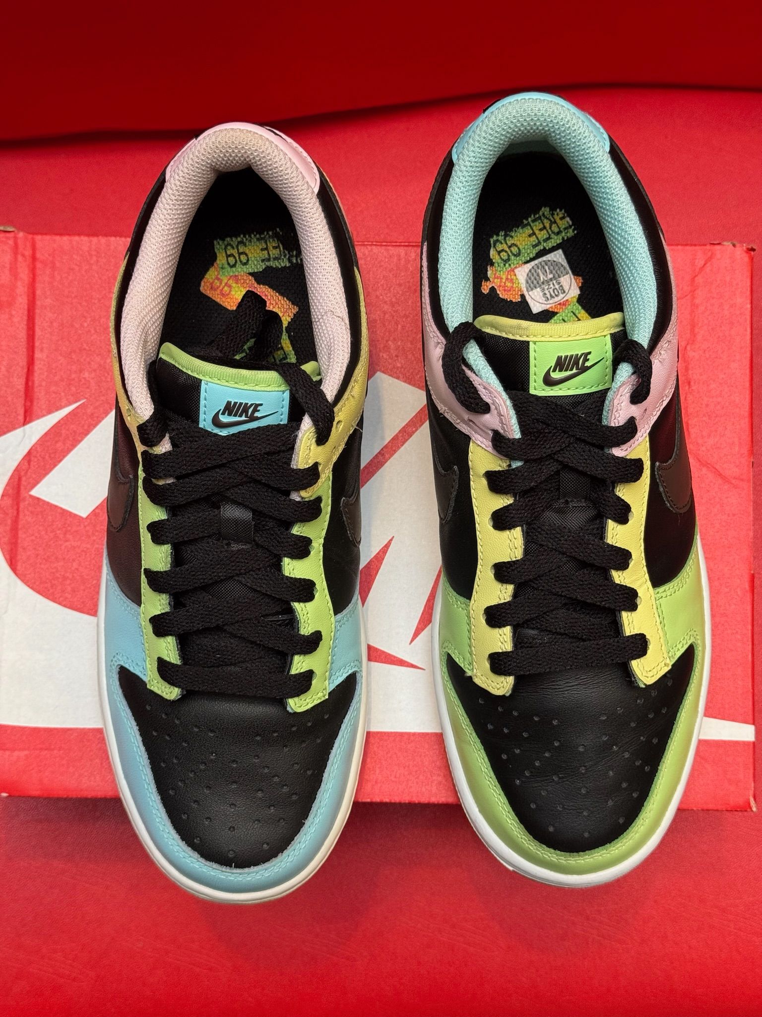 7Y 8.5W Nike Dunk Low SE .Free 99.