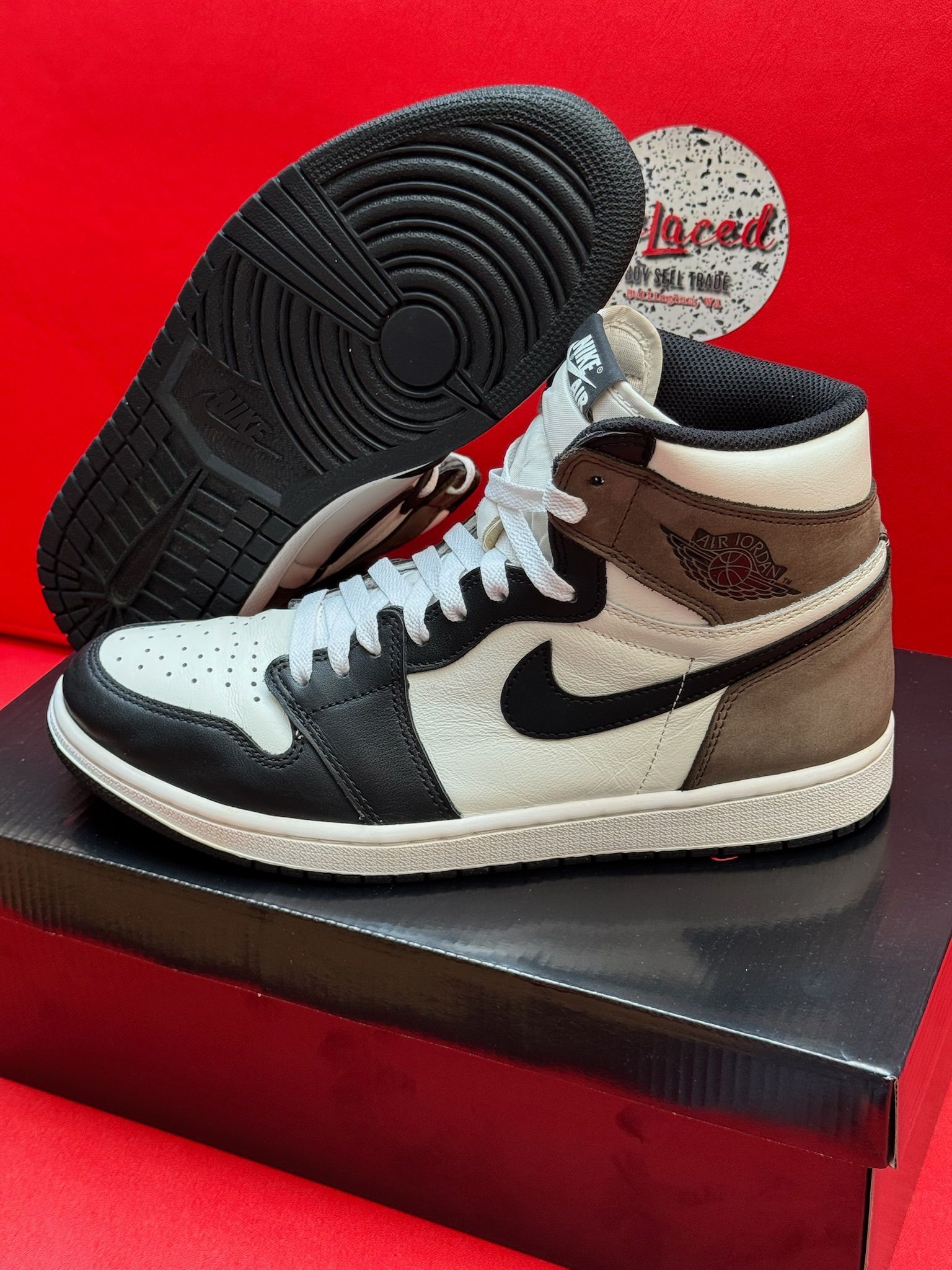 10.5M Jordan 1 High Dark Mocha *