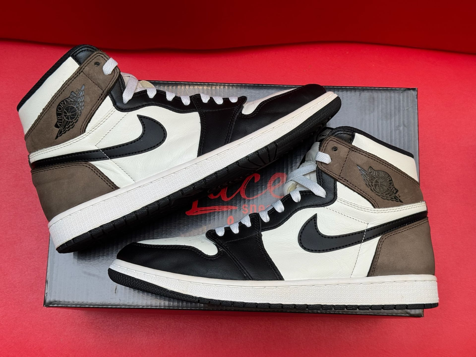 10.5M Jordan 1 High Dark Mocha *