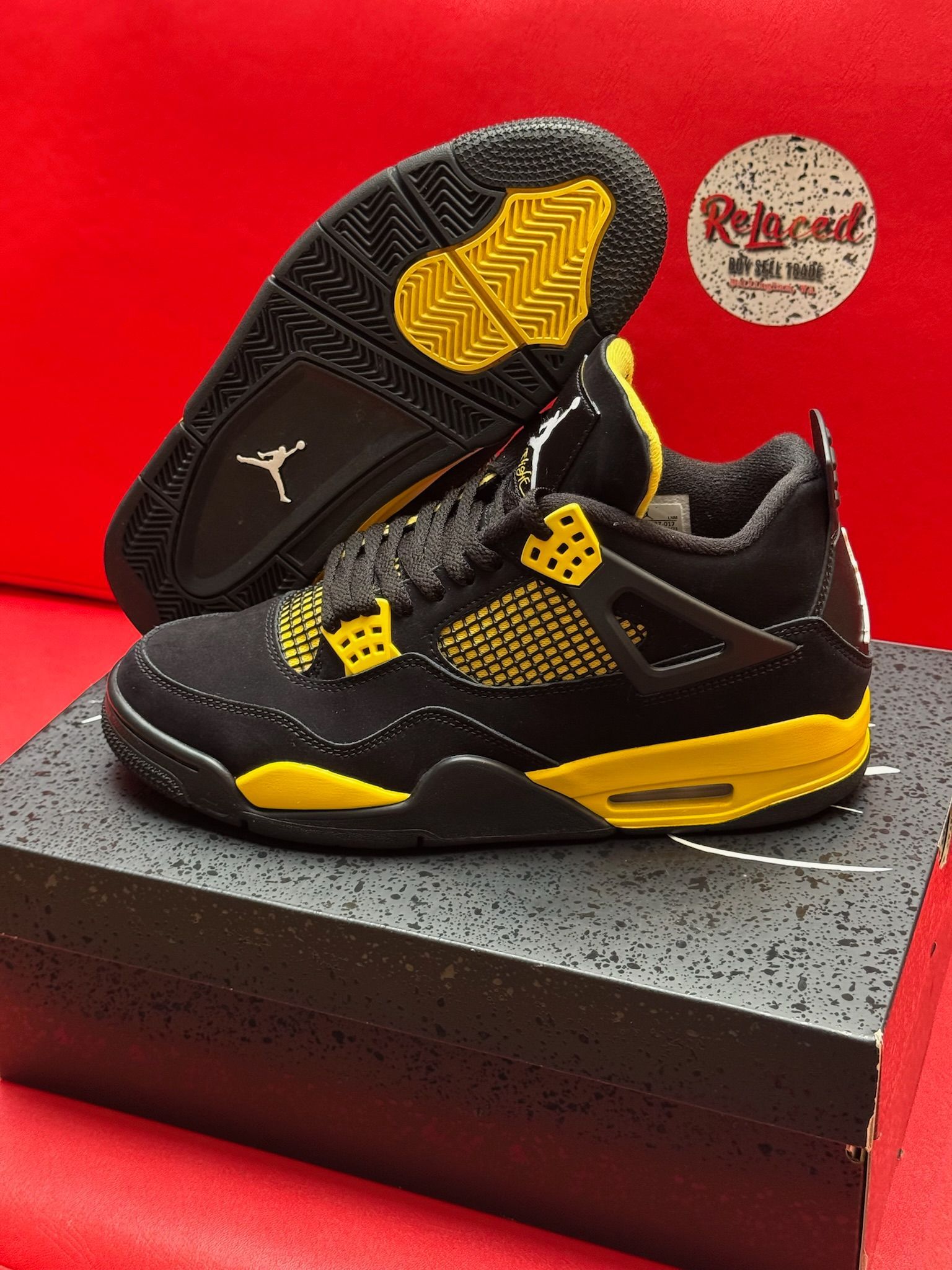 9.5M Jordan 4 Retro Thunder