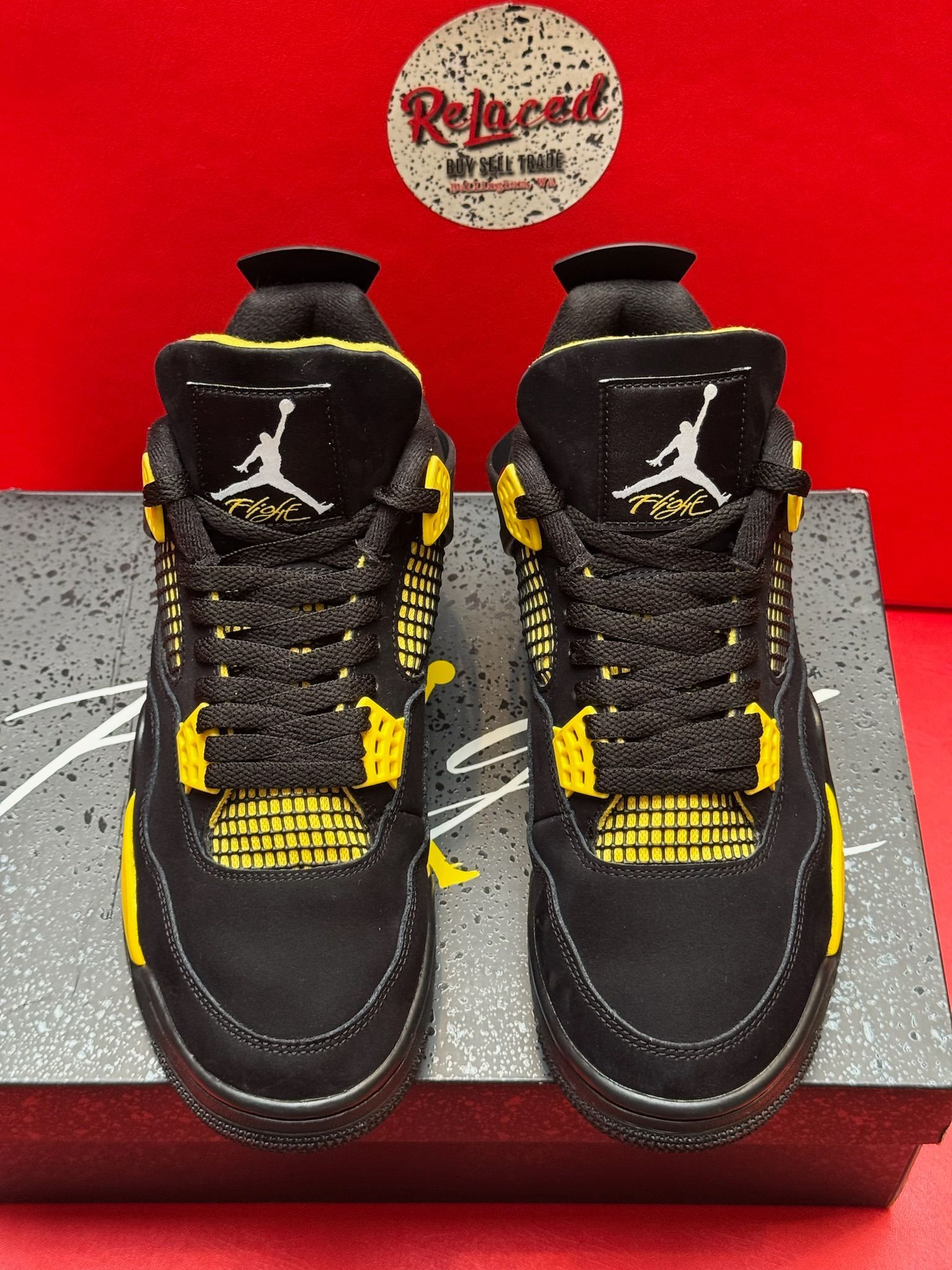 9.5M Jordan 4 Retro Thunder