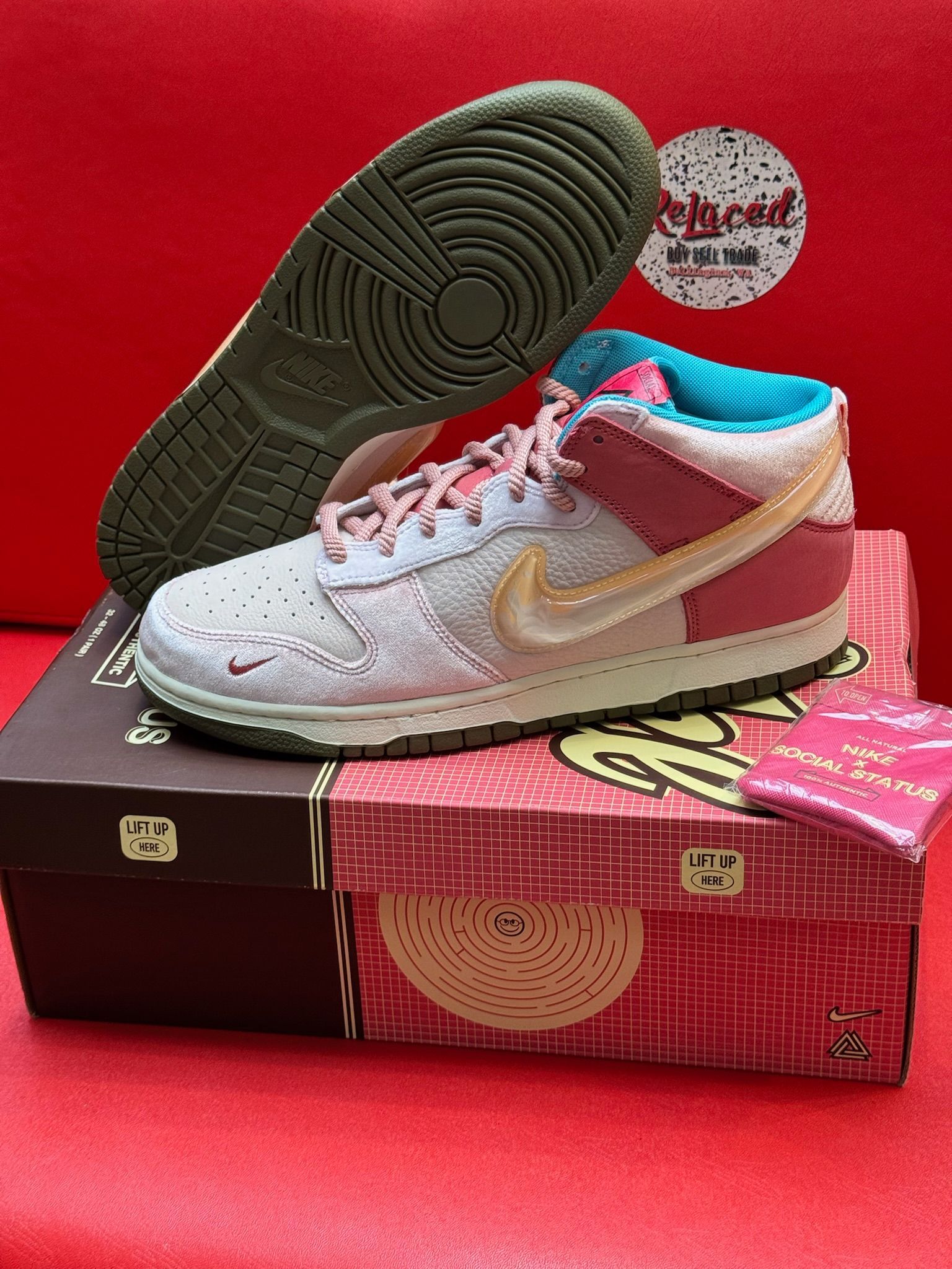 11.5M Social Status X Nike Dunk Mid .Strawberry Milk.