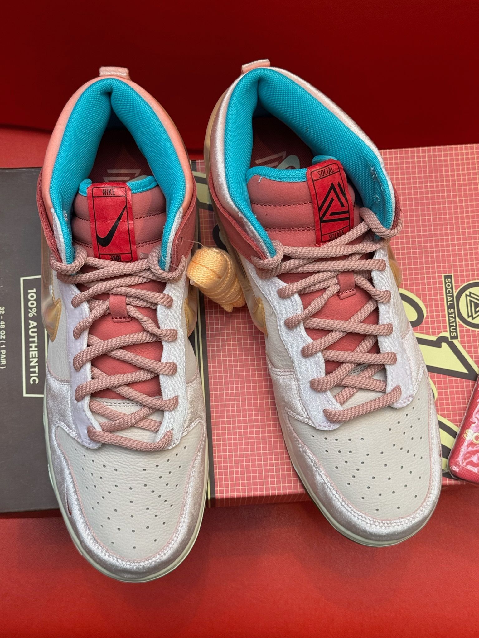 11.5M Social Status X Nike Dunk Mid .Strawberry Milk.