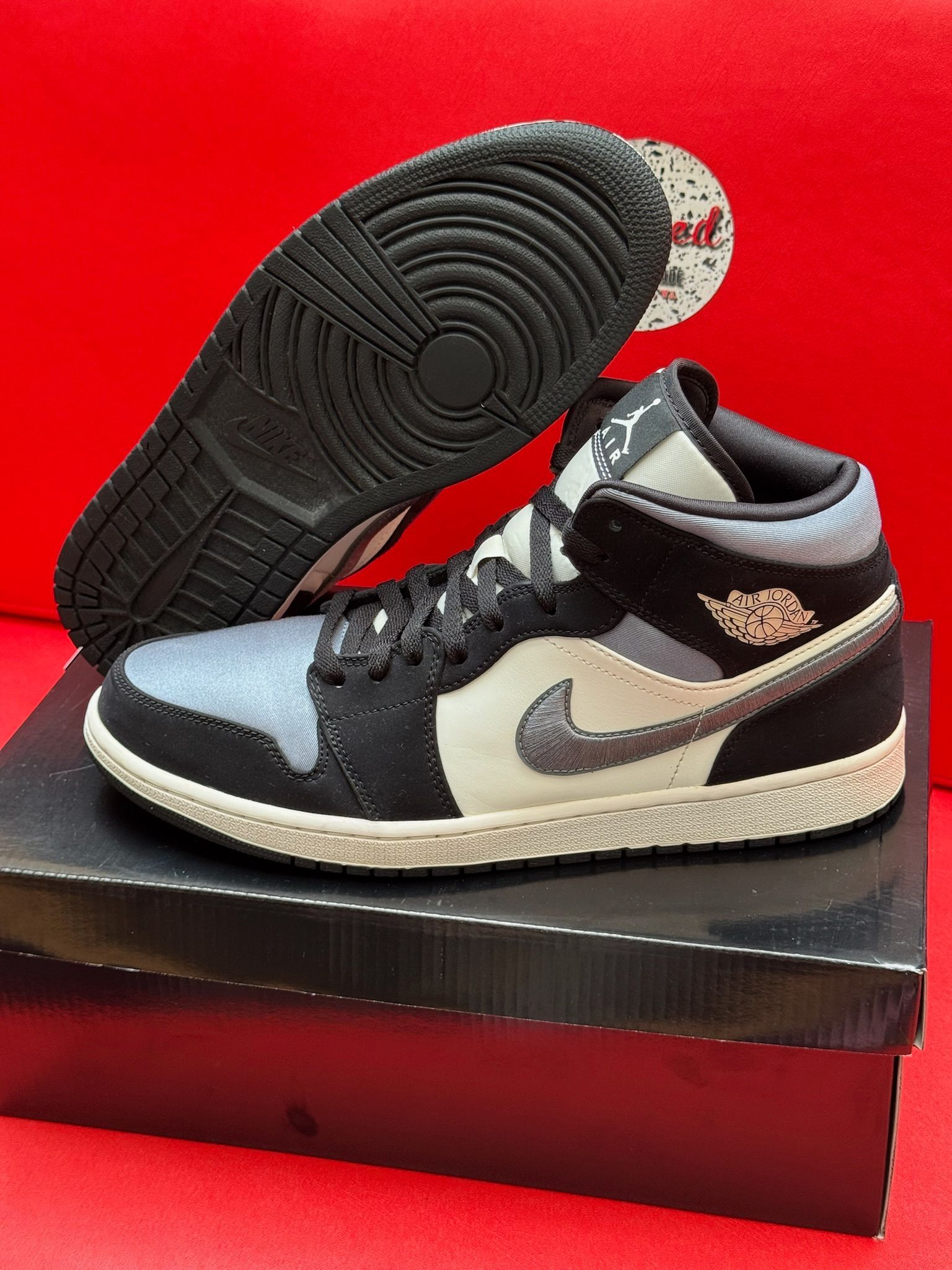 12M Jordan 1 Mid Satin Smoke Grey