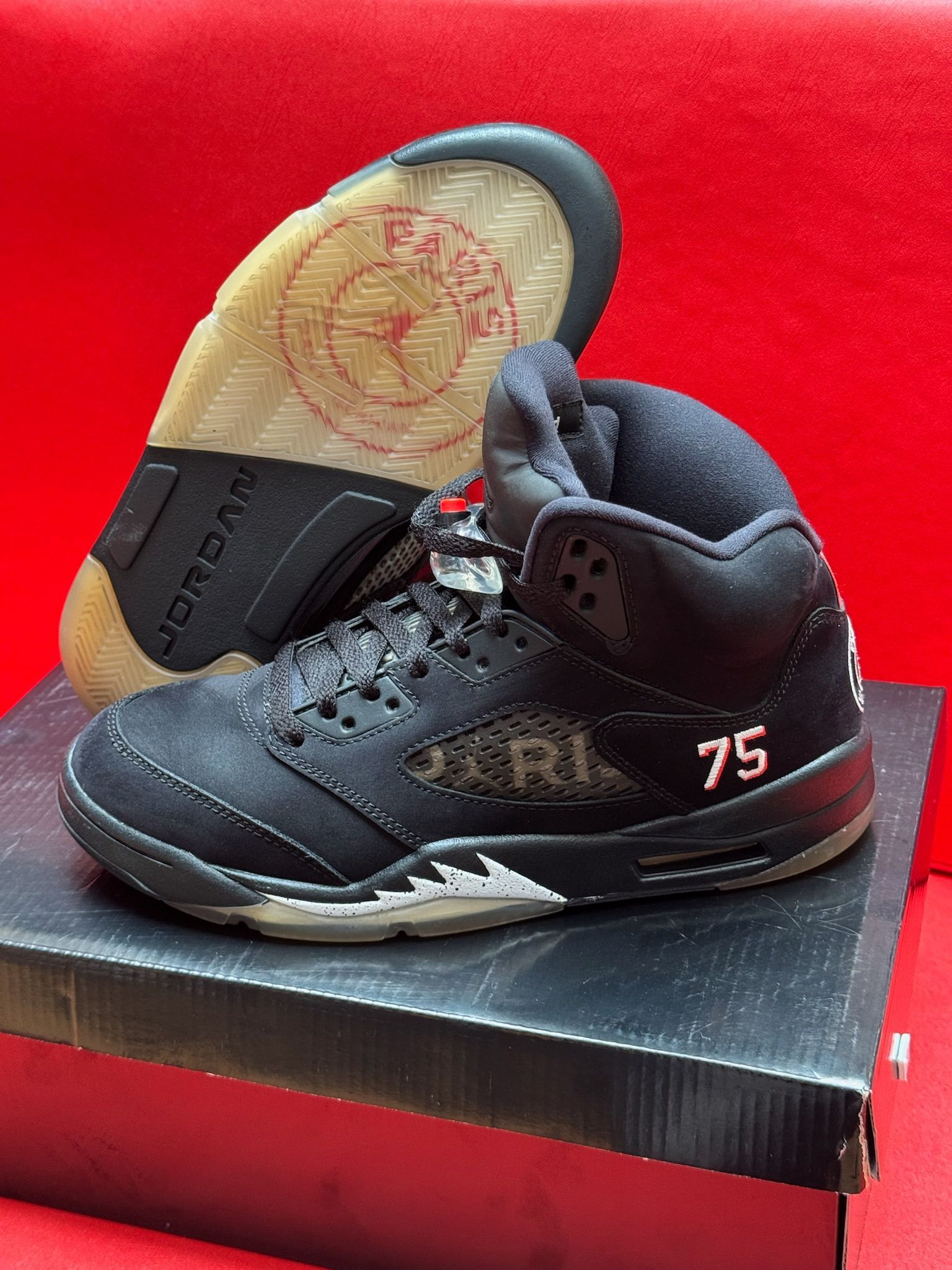 8.5M Jordan 5 Retro X Paris Saint-Germain (2018)