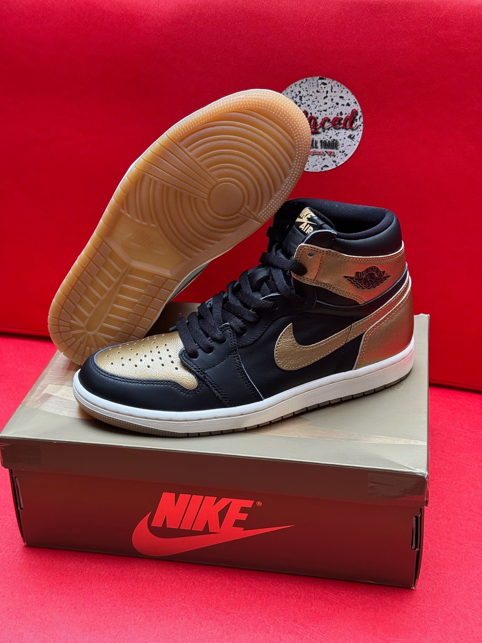 8MJordan 1 High Black Gold