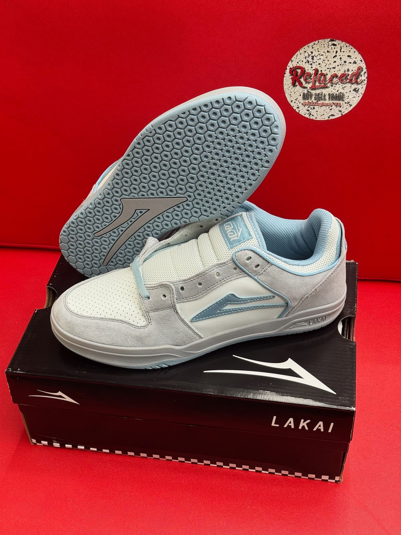 M9.5 Laka Telford Low Grey Suede Des Blue