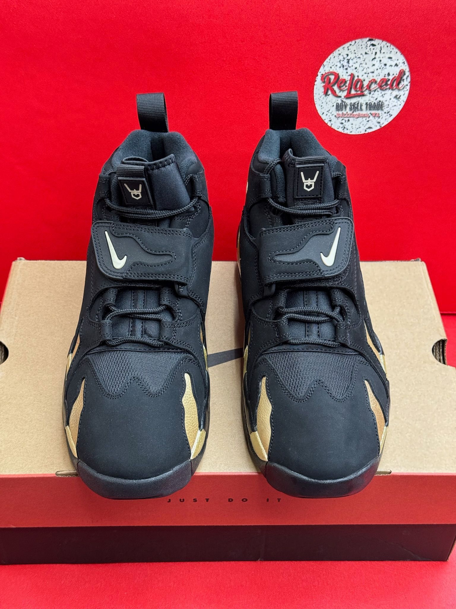 11M Nike Air DT Max ‘96 Black Vegas Gold