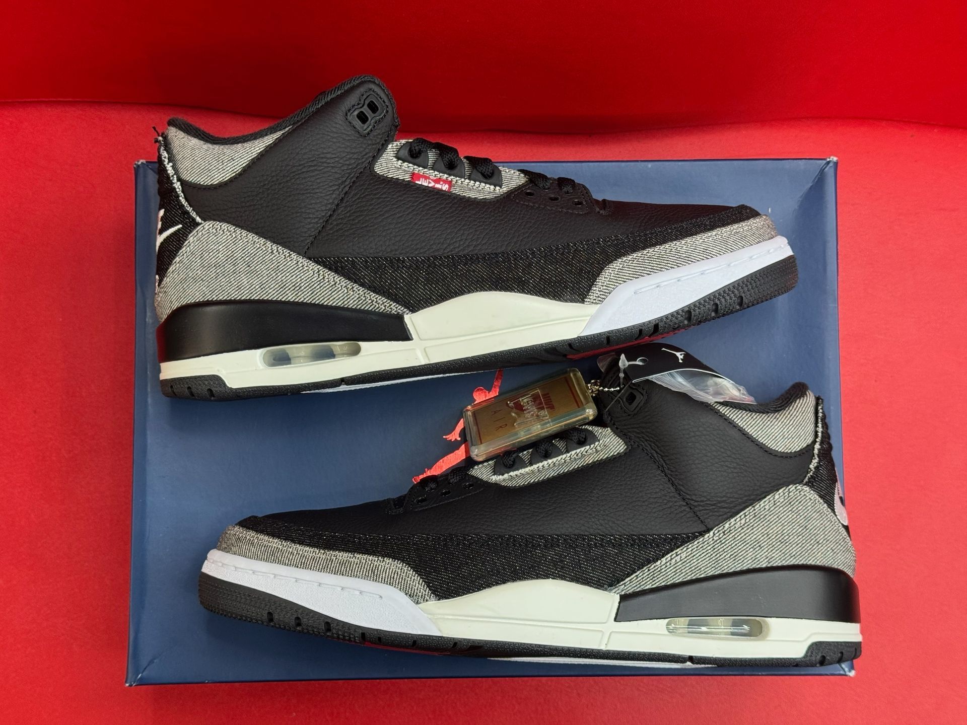 11M Jordan 3 Retro Levis Black