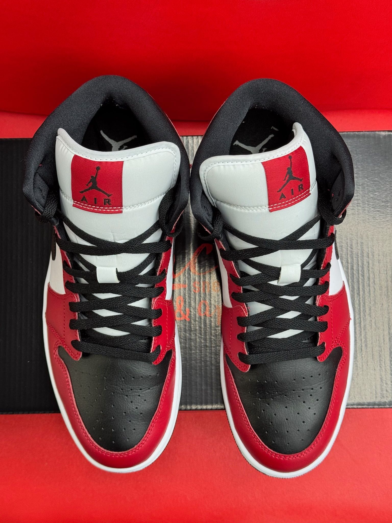 11M Jordan 1 Mid Chicago Toe