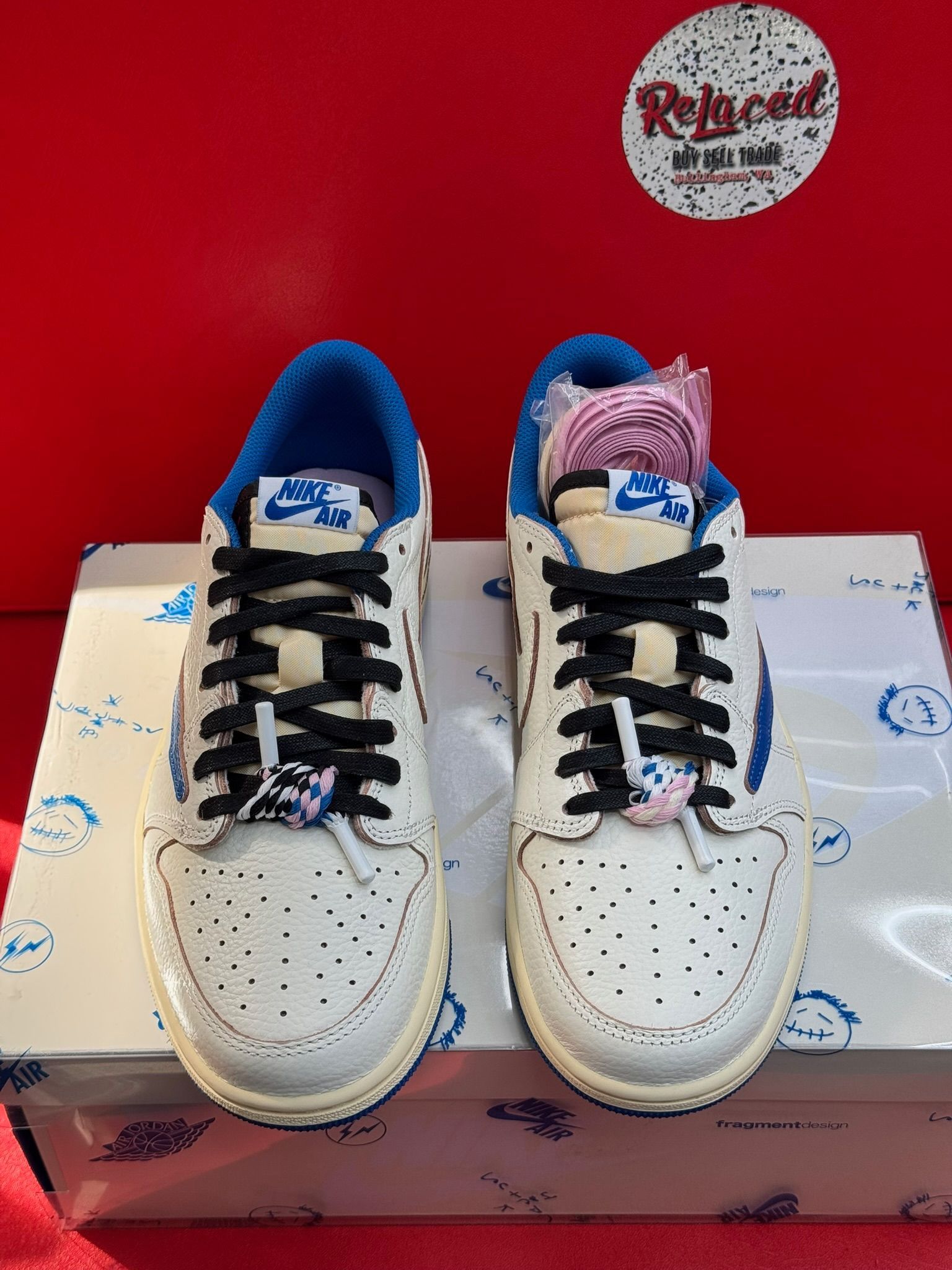 9.5M Jordan 1 Low OG Fragment X Travis