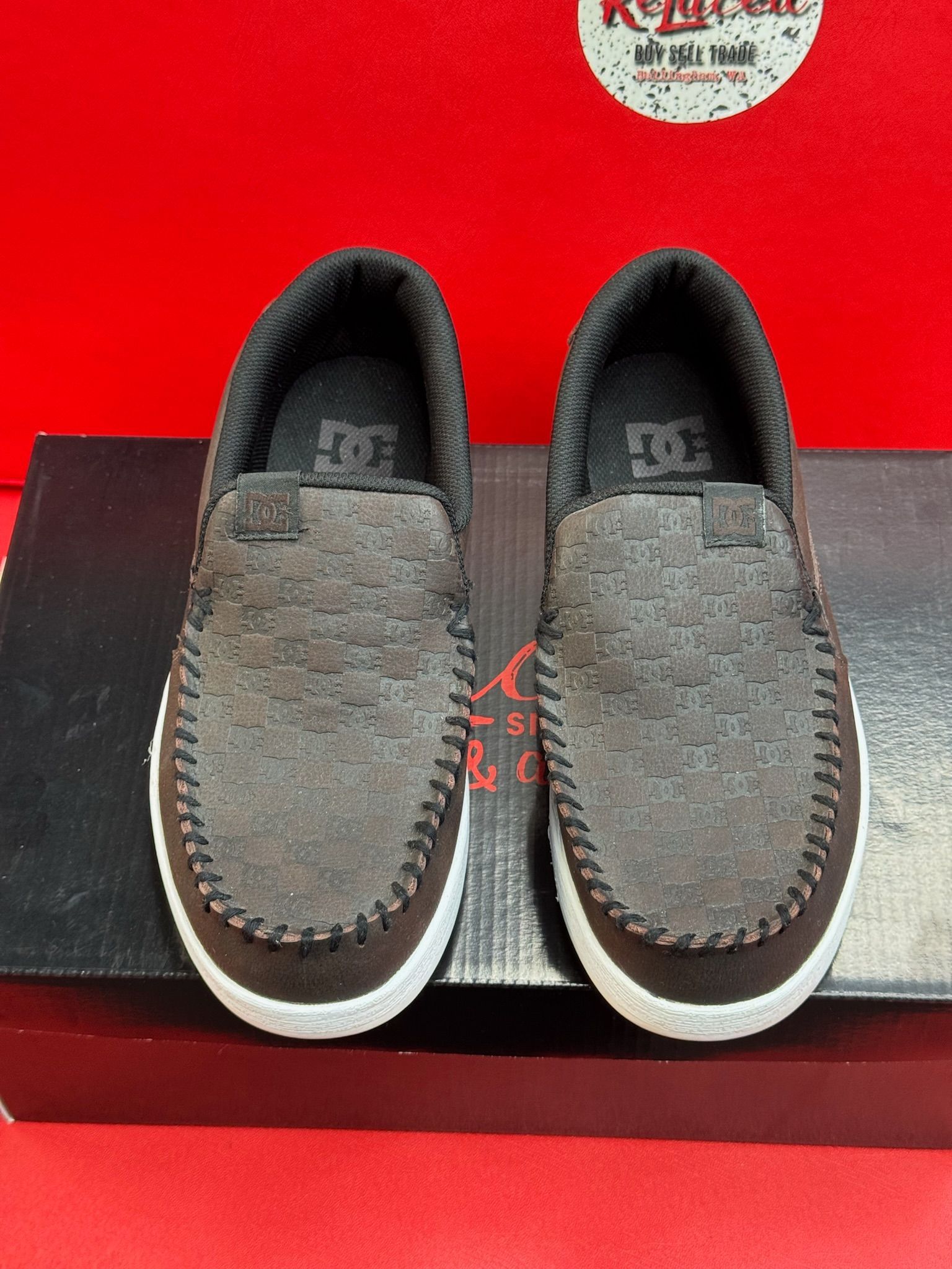 10M DC Villian Slip-on Brown & White