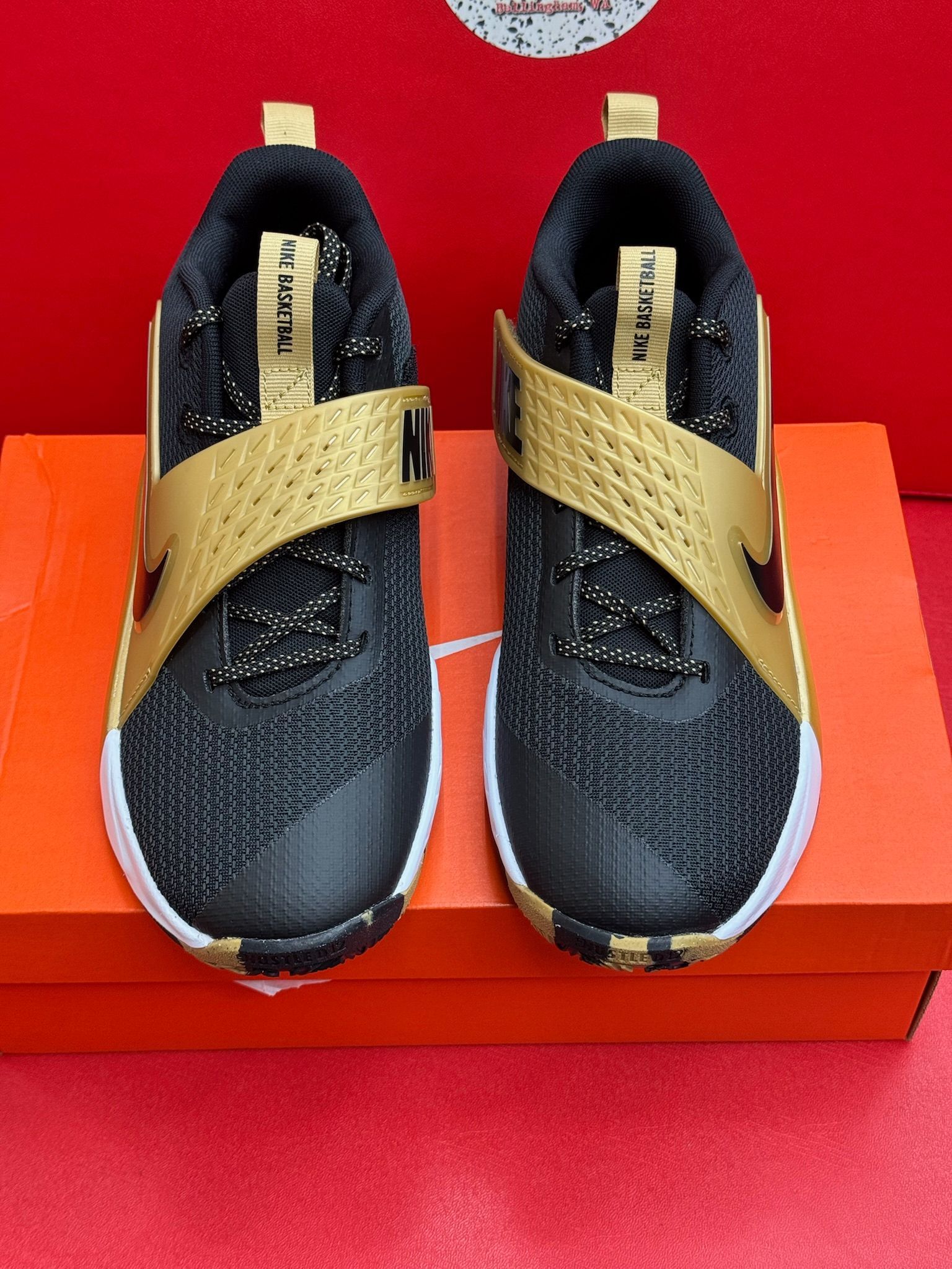 7Y 8.5W Nike Team Hustle D 12 Black Metallic Gold White (GS)