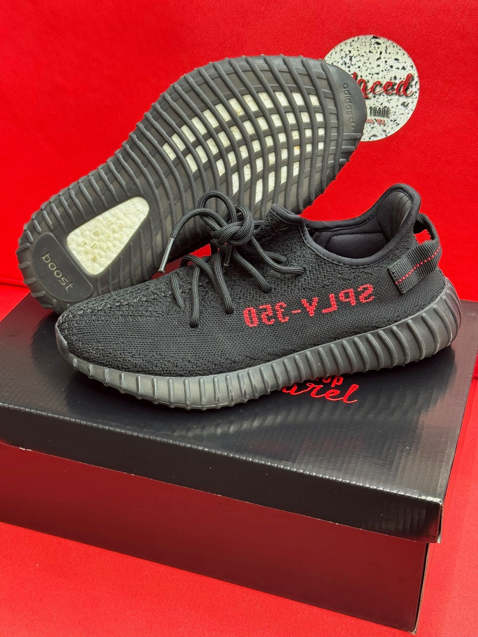 9M Yeezy Boost 350 Black Red V2