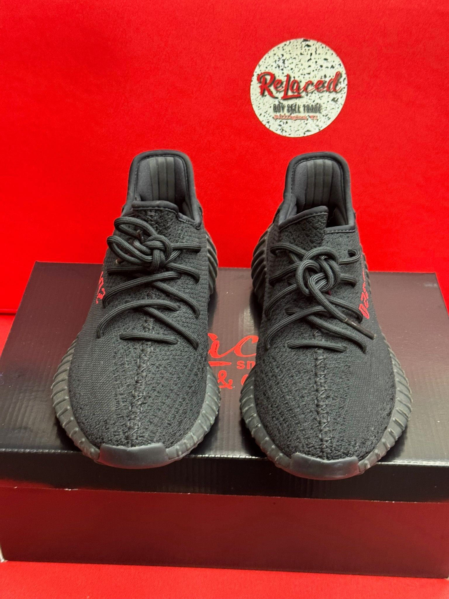9M Yeezy Boost 350 Black Red V2