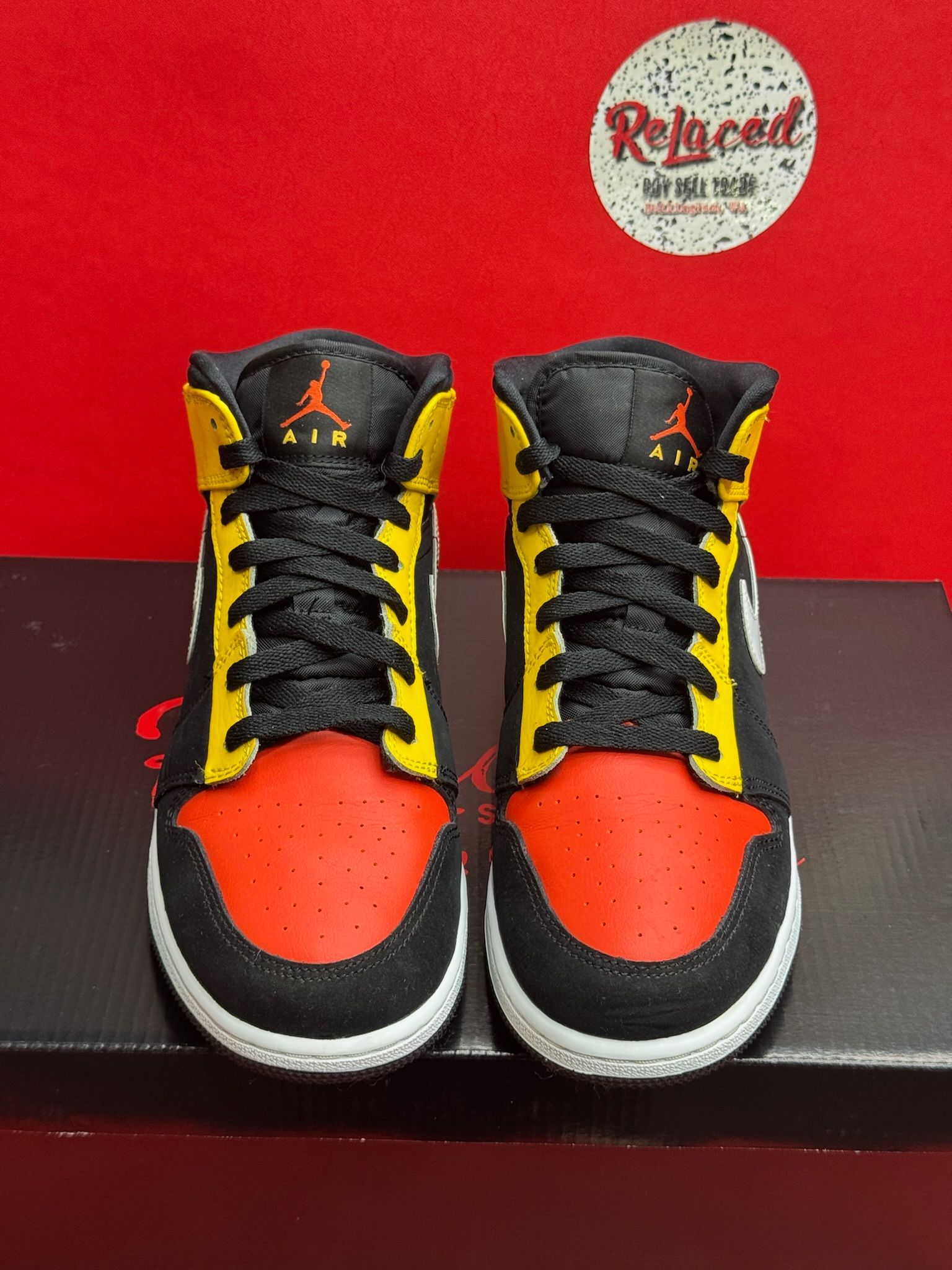 7Y 8.5W Jordan 1 Mid Black Amarillo Team Orange (GS)